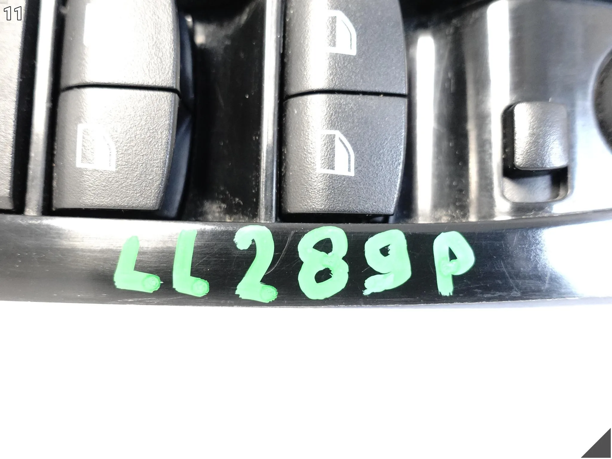 BMW F20 F45 F30 F36 F06 F48 F25 F26 F15 F16 PRZEŁĄCZNIK SZYB DRZWI PRZÓD L 6ff60f36e671e30475c4f8000268ea2c