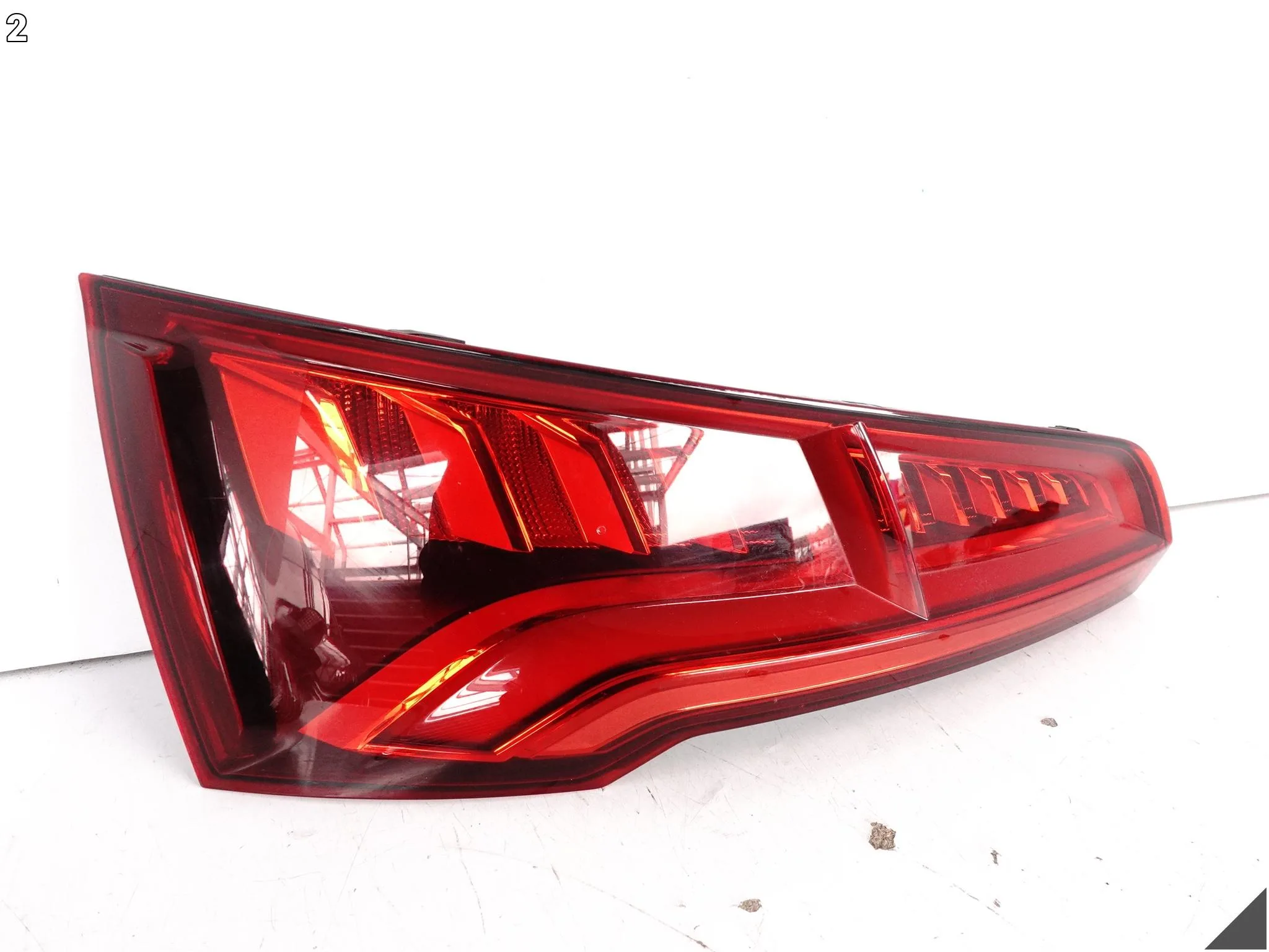 AUDI Q5 II 80A FY 16-20 LAMPA LED W KLAPĘ BAGAŻNIKA LEWA TYŁ EU 4805ca5c3c6725f41cf09c8d8ddd9f98