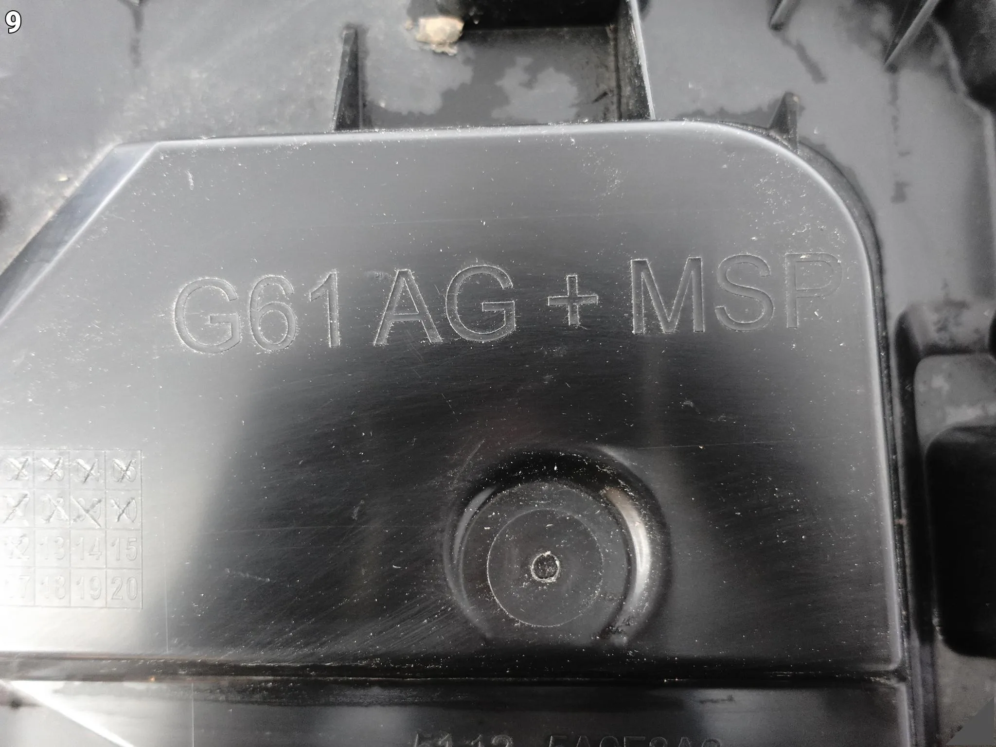 BMW 5 G61 M-PAKIET MSP KOMBI 23- ŚLIZG MOCOWANIE W ZDERZAK TYŁ PRAWY 52c544f57e3033e3c648831f2241d993
