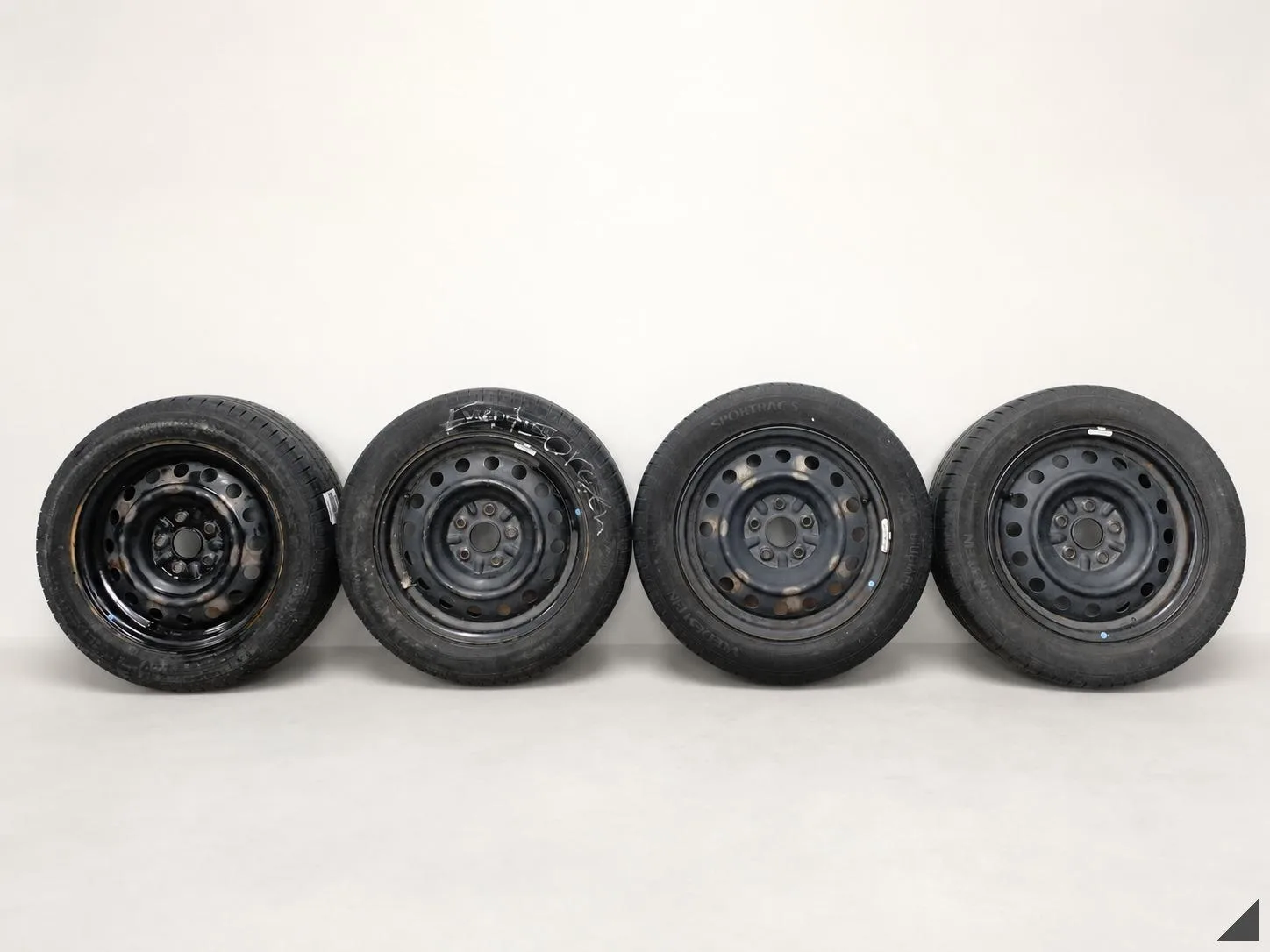 VW AUDI SEAT FELGI STALOWE 6,5×16 ET45 OPONY VREDESTEIN 205/55 6,9MM 2016r 7f7b8ae371f5adab36abfdf81dae7f07