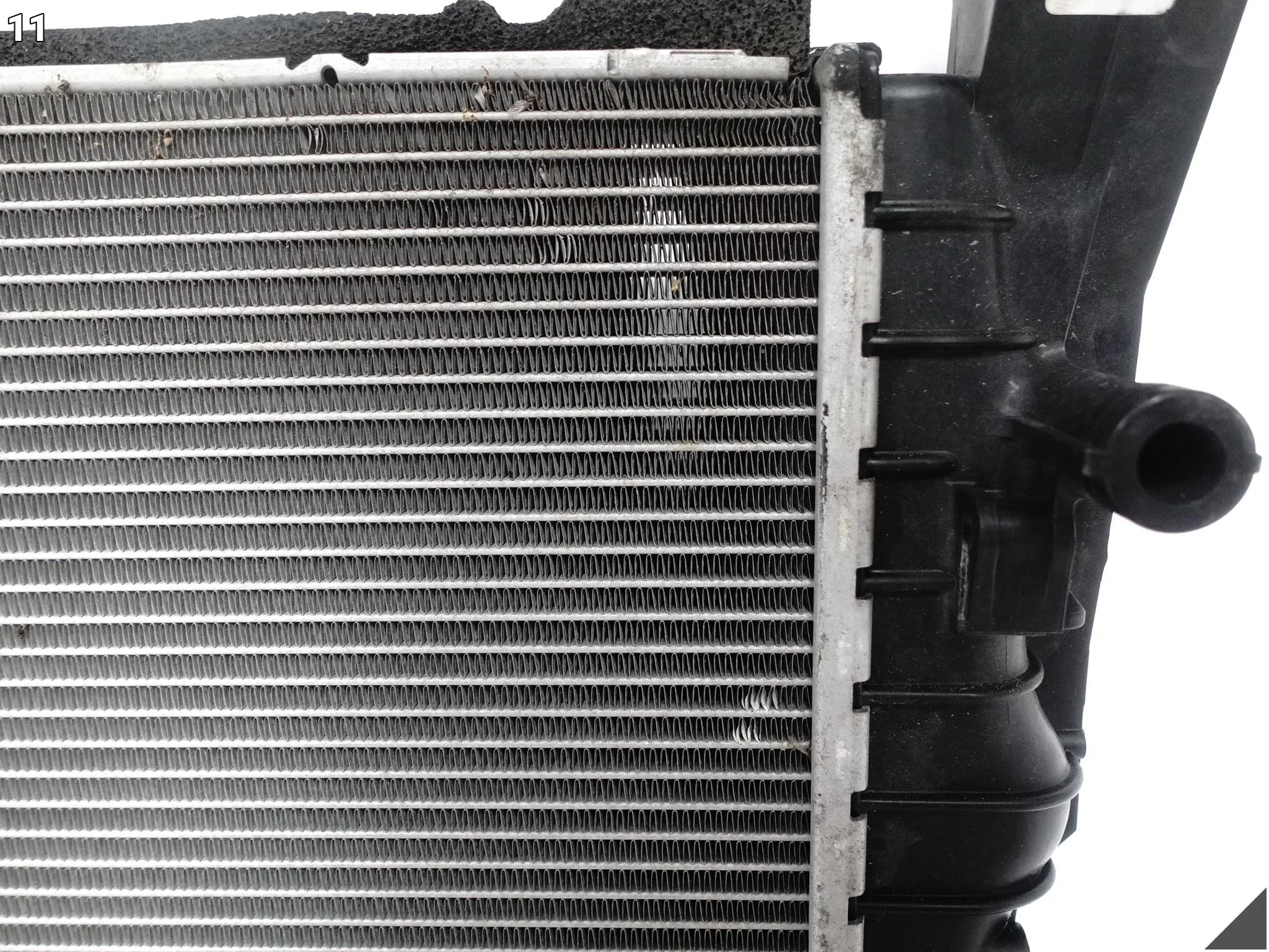 BMW F39 F40 F44 F45 F46 F48 MINI F54 F60 CHŁODNICA WODY 8586324 e3e2d44ea30b7dad9c2eba94e08938d3
