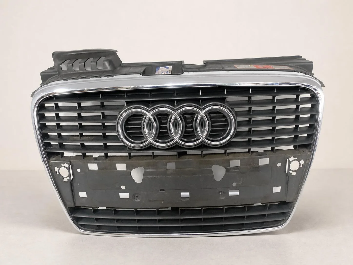 AUDI A4 B7 8E0 04-09 GRILL ATRAPA KRATKA W ZDERZAK PRZÓD b2b713e9e4a4f44b23543e1600a1ee77