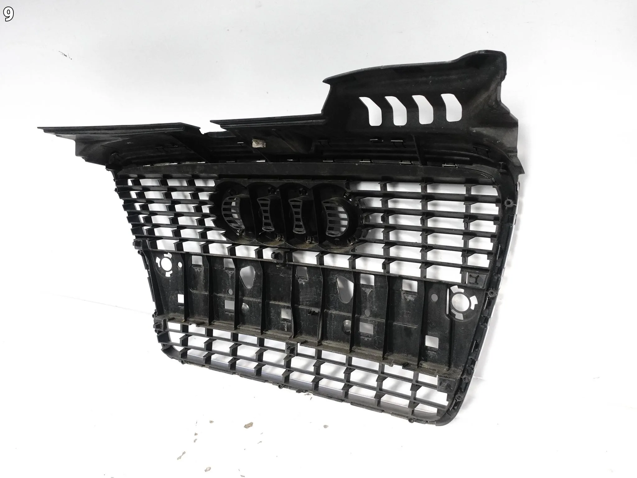 AUDI A4 B7 8E0 04-09 GRILL ATRAPA KRATKA W ZDERZAK PRZÓD e73eb993e3e4083b0efaa6776fa996cc