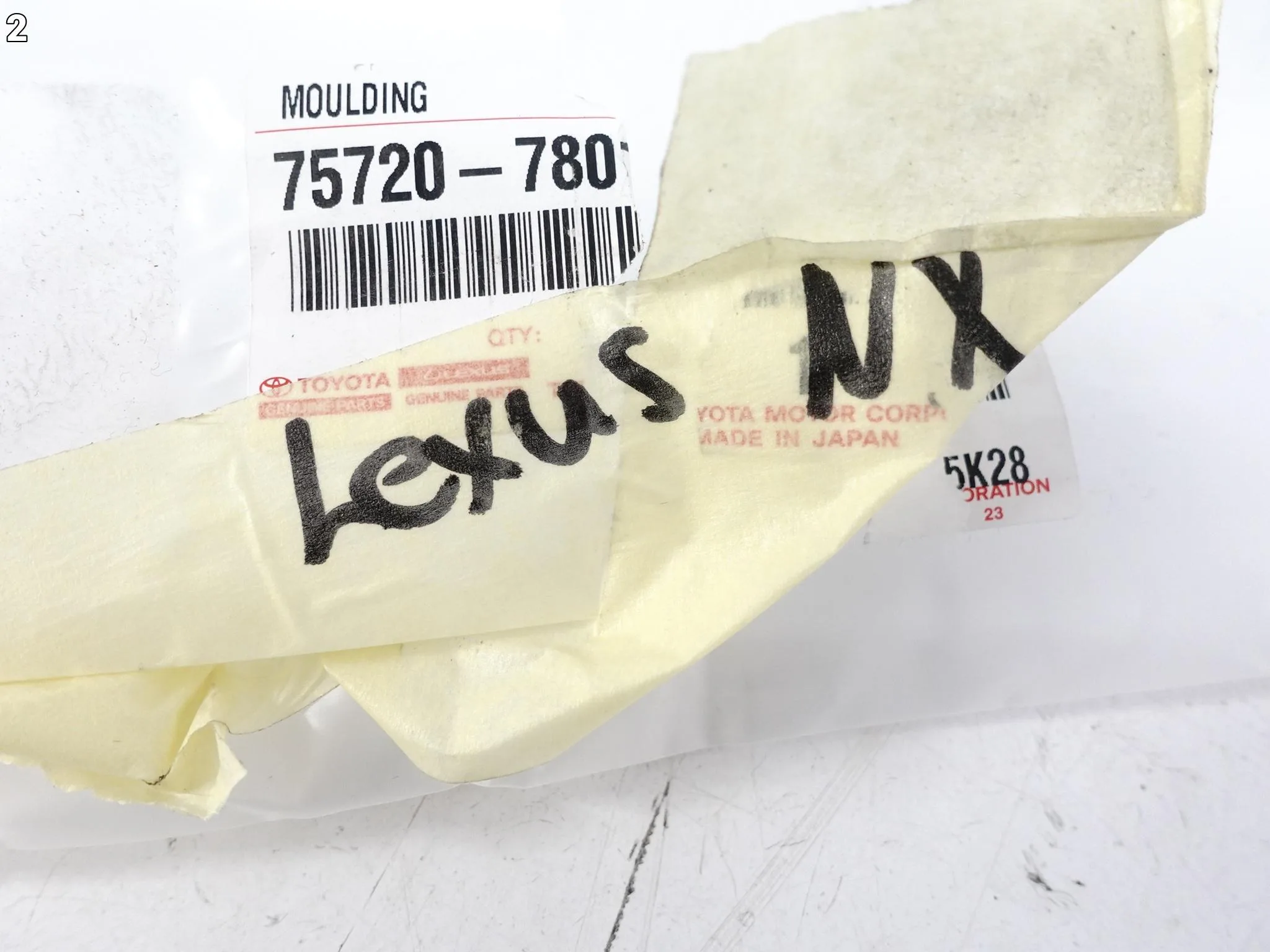 LEXUS NX I AZ10 14-21 LISTWA ZGARNIAJĄCA SZYBY DRZWI PRZÓD LEWA CHROM ORG 3e259a09103363e6d6fd41f17937cec1
