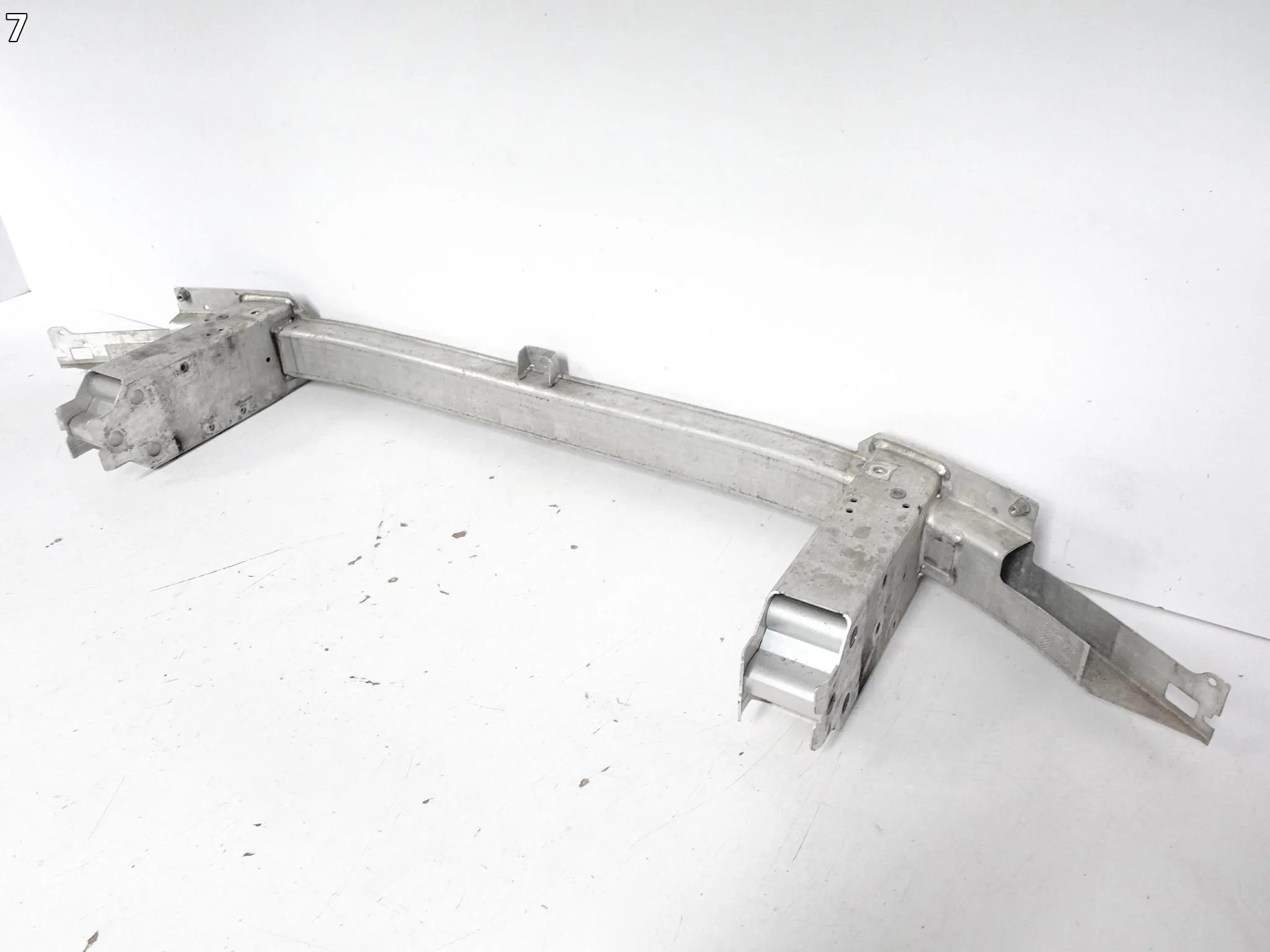 BMW 5 M5 F90 G30 G31 LIFT LCI 16-23 BELKA WSPORNIK W ZDERZAK PRZÓD 870ad64faf5d1778337bfddb3a693ffe