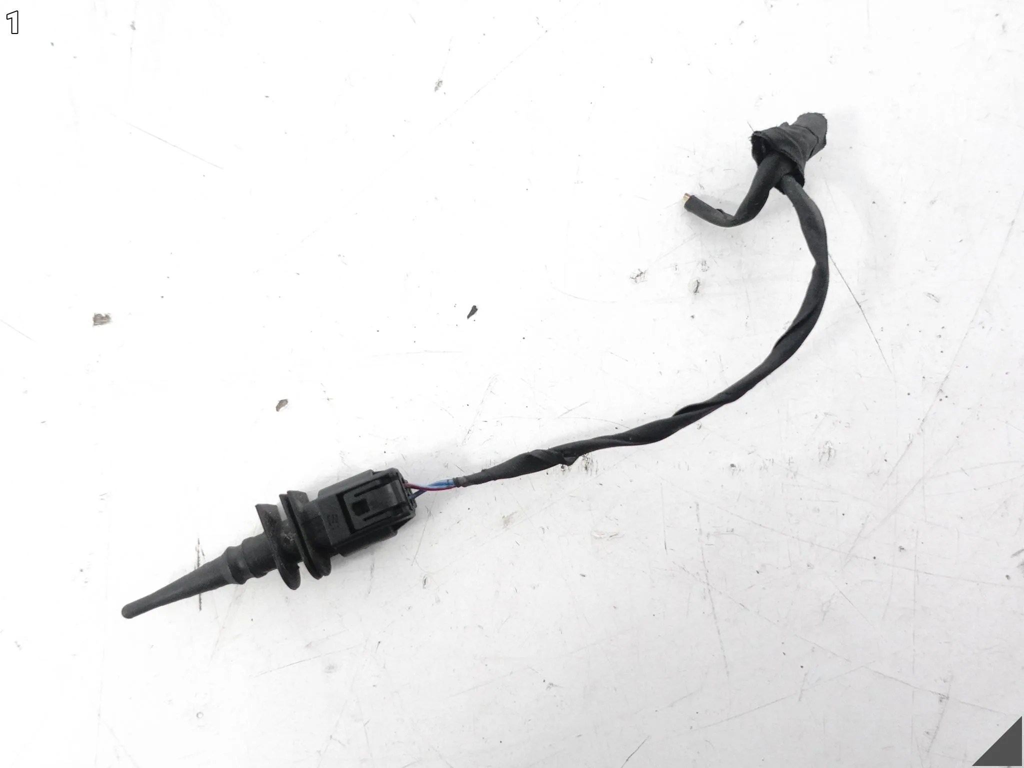 BMW 5 G31 G30 M5 F90 X3M F97 X4M F98 iX I20 CZUJNIK TEMPERATURY ZEWNĘTRZNEJ d53a84e38dd08ee4f7e4dd14711e7720