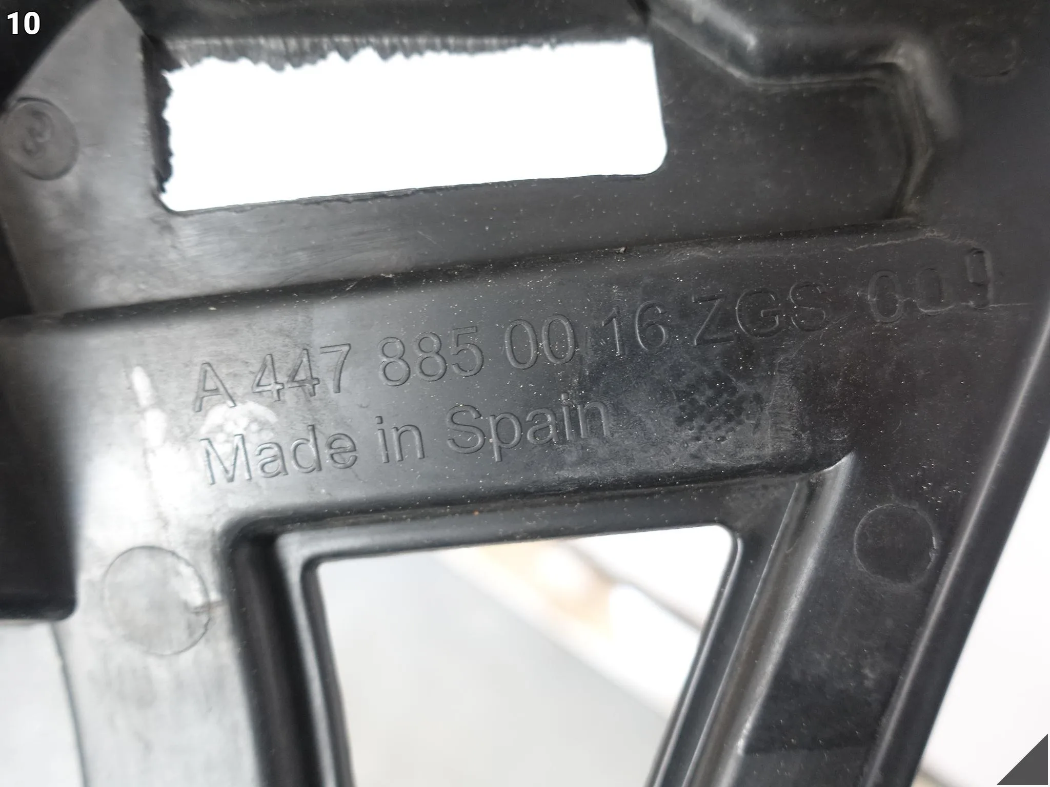MERCEDES VITO V-KLASA W447 14-19 ŚLIZG MOCOWANIE UCHWYT ZDERZAKA LEWY PRZÓD 742b37cbcb69ca9271c8de39aafe5a2c