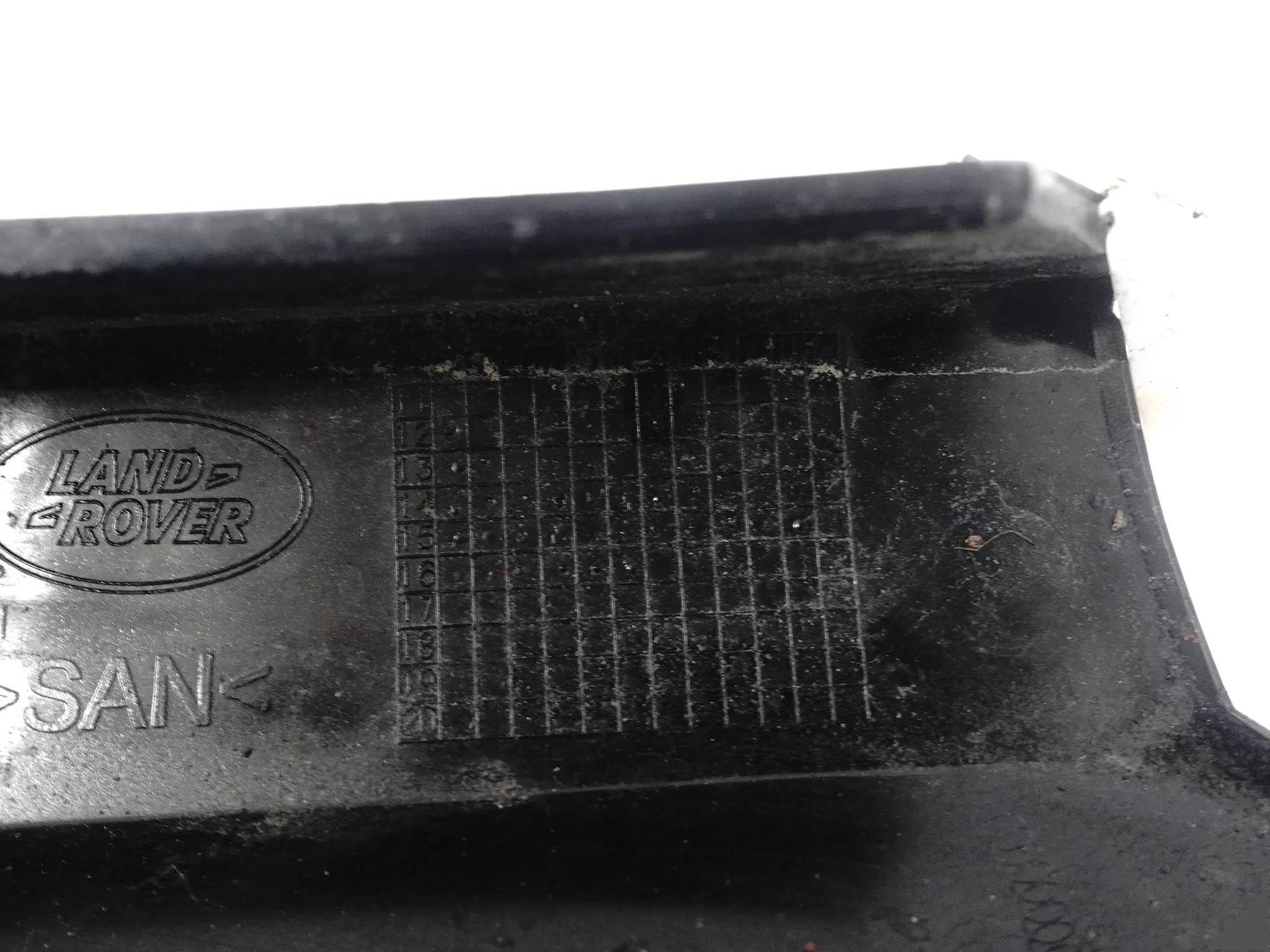 RANGE ROVER VOGUE L405 12-21 LISTWA OSŁONA NAKŁADKA POSZYCIE SŁUPKA D LEWA 416017354998c28e998bb8ee131fbded