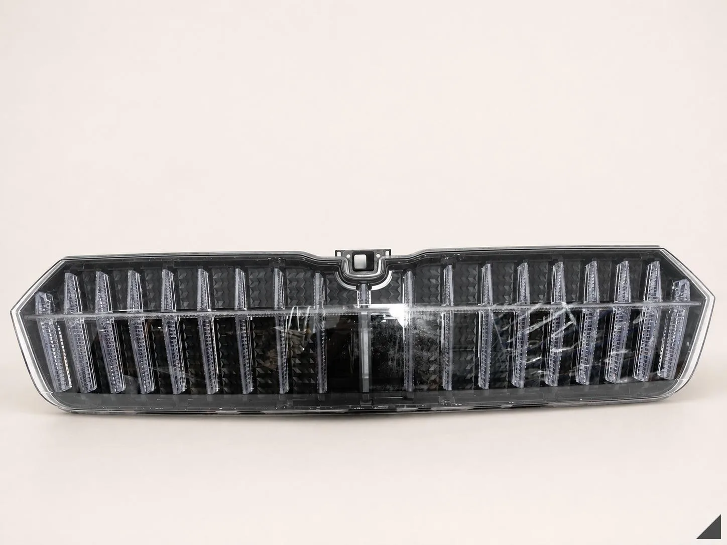 SKODA ENYAQ IV 5LA 20-25 GRILL ATRAPA LED CRYSTAL FACE W ZDRZAK PRZÓD 1091a7ff8384a4f640c29121370d8128