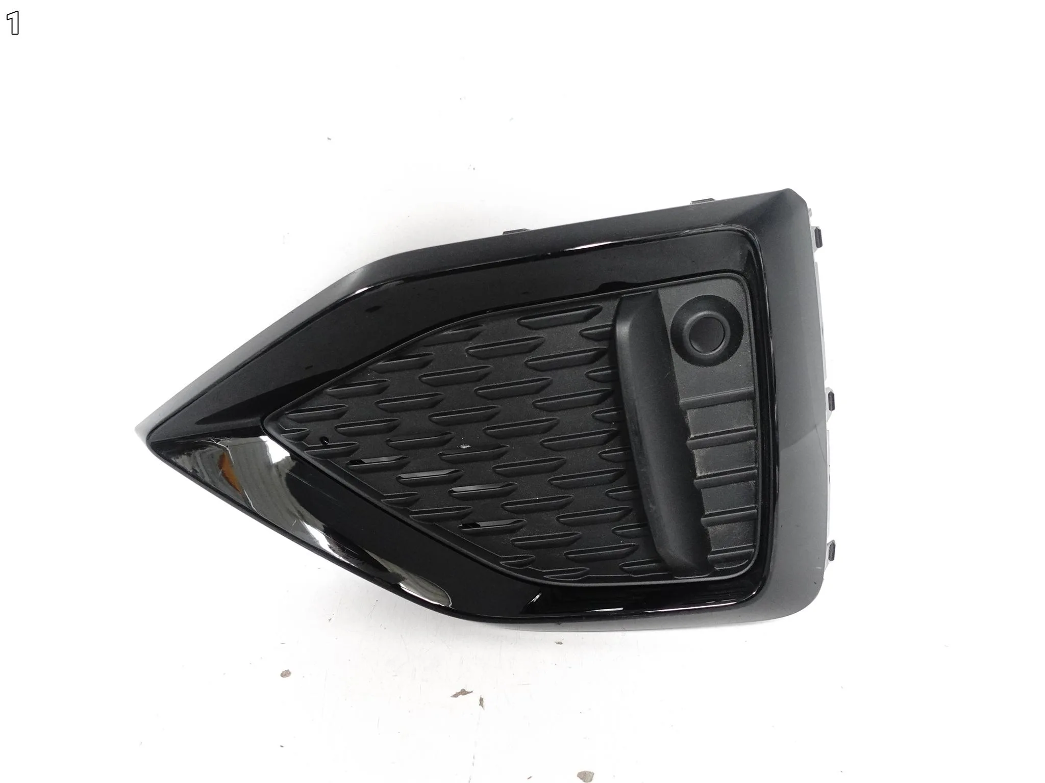 AUDI Q2 81A LIFT 20-26 KRATKA ATRAPA LISTWA RAMKA W ZDERZAK PRZÓD PRAWA ORG 013498108f3a061afabe369dfc5189cd