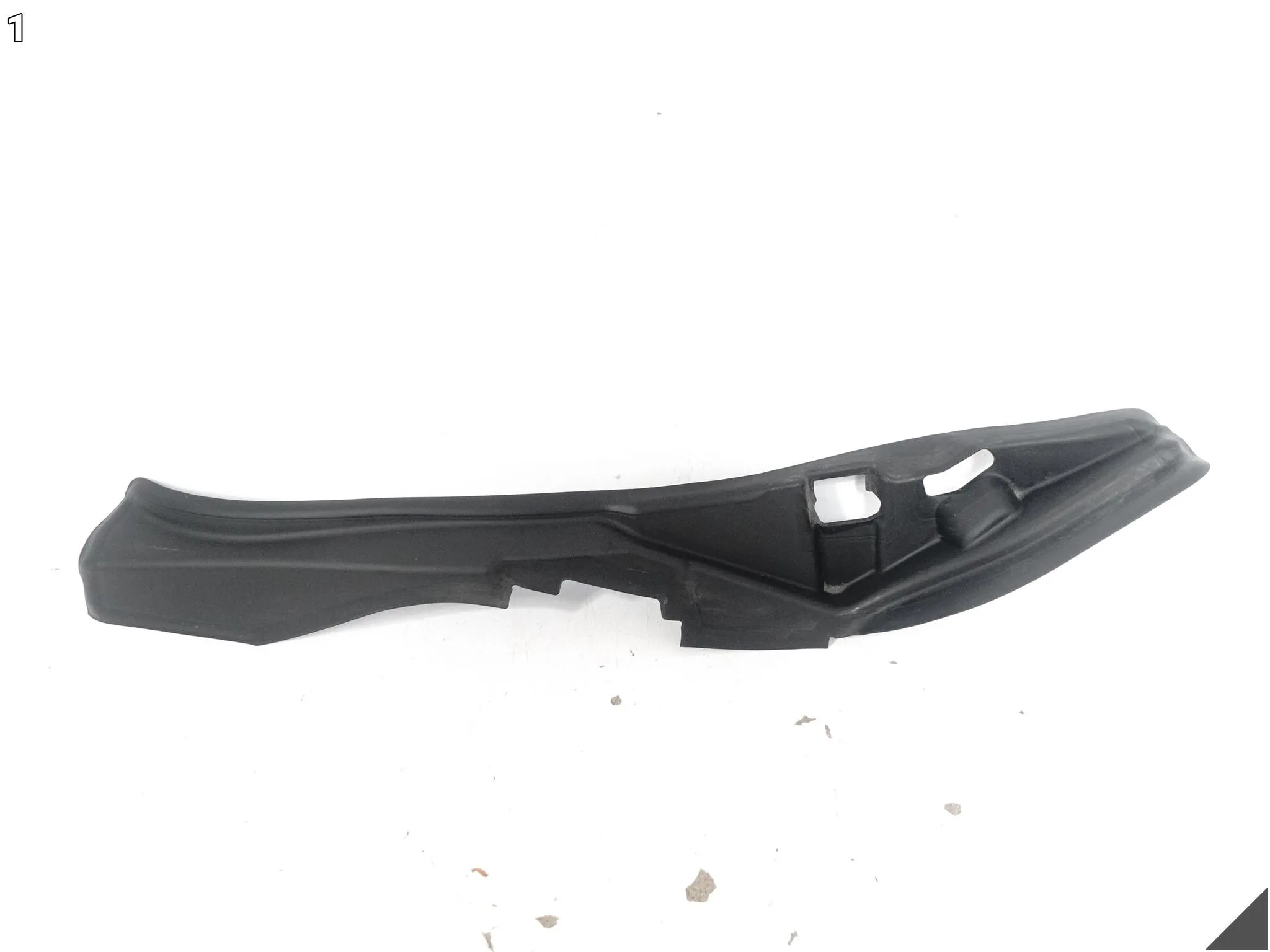 BMW XM G09 22- LISTWA USZCZELKA OSŁONA KLAPA POKRYWA BAGAŻNIKA TYŁ LEWA 3c4ea90b7ba3f2658314e9468314b157