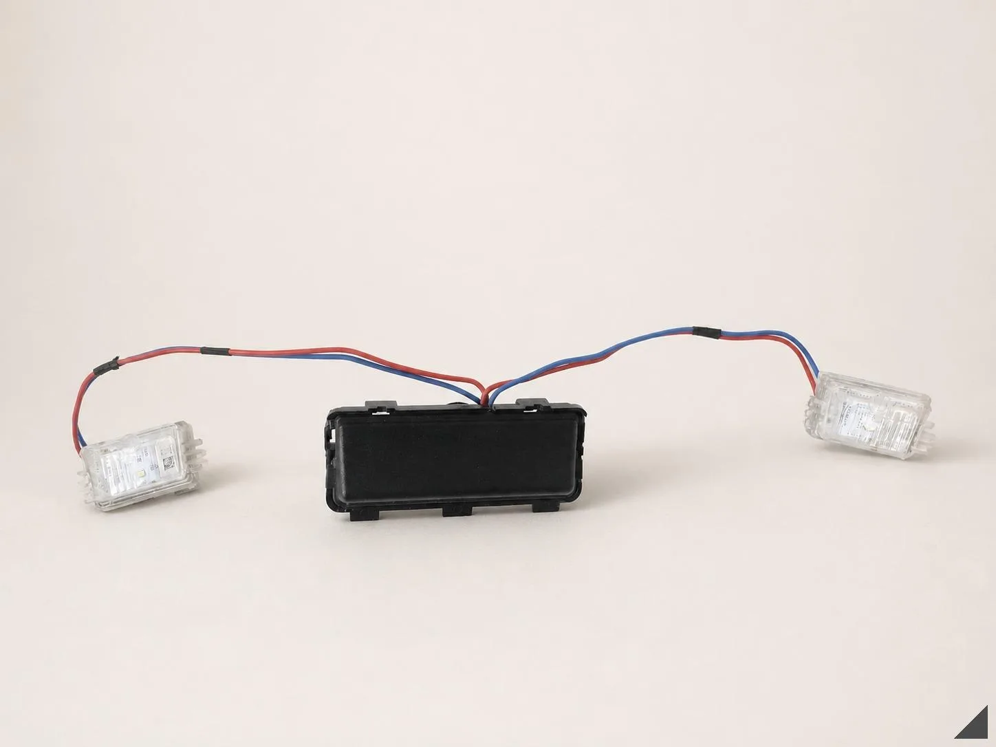 BMW XM G09 22- KLAMKA MIKROSTYK OŚWIETLENIE LED BLENDA KLAPA BAGAŻNIKA TYŁ 995832658b9b727128349393b2522d46