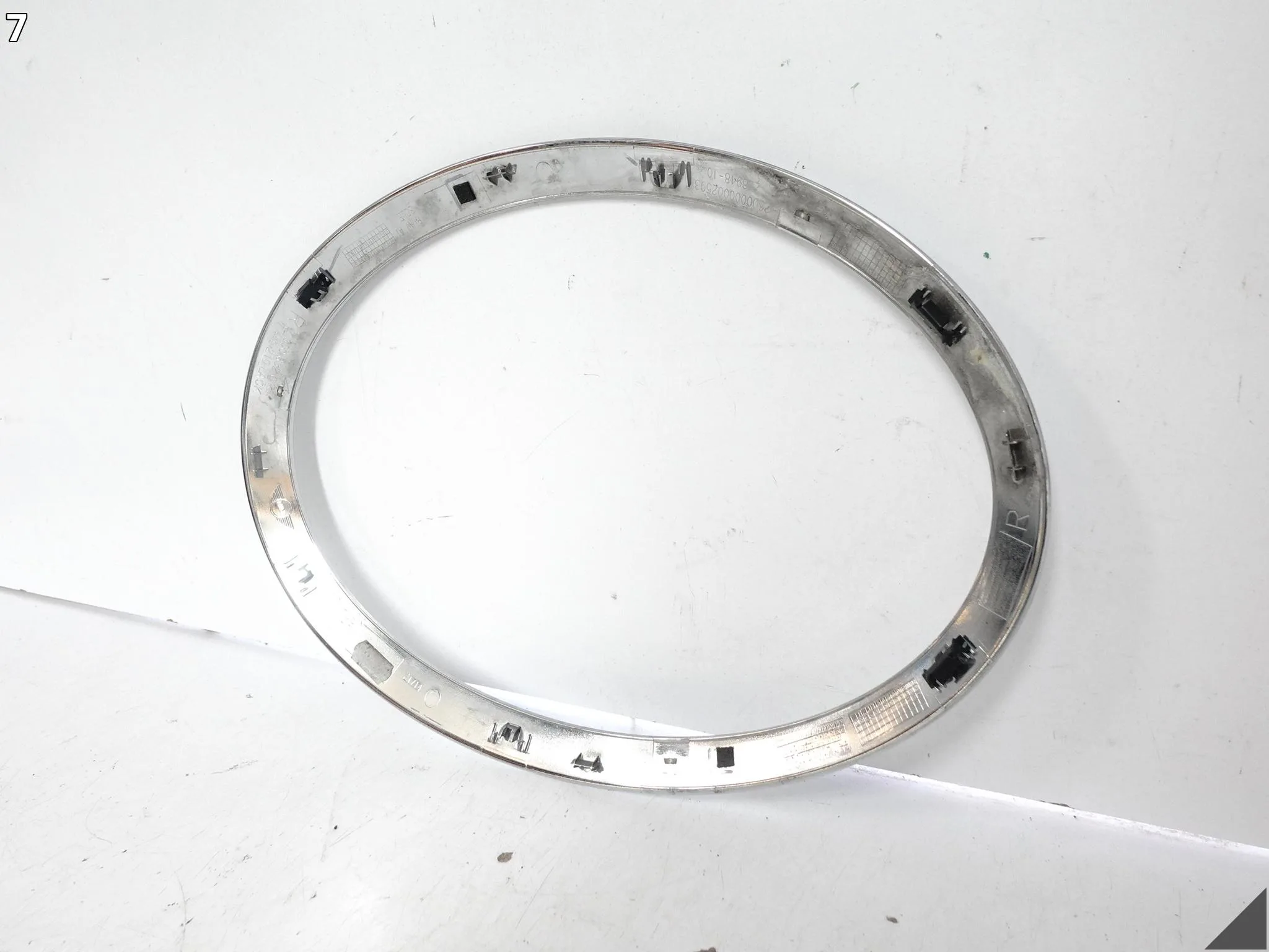 MINI COOPER F55 F56 F57 13-24 RAMKA LISTWA OSŁONA LAMPY CHROM PRAWA PRZÓD 4e985e267676c4b20232384e5e580e50