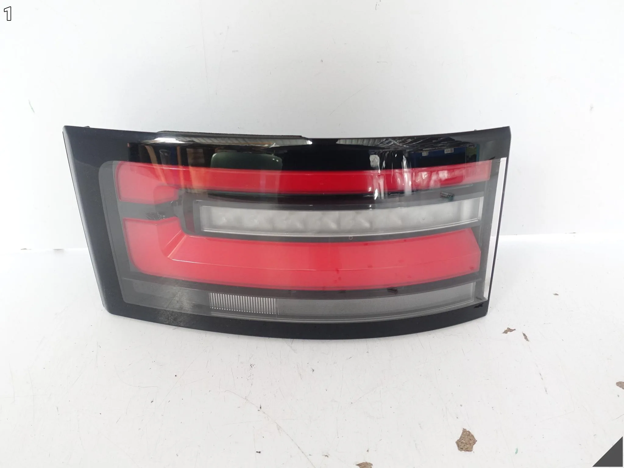 LAND ROVER DISCOVERY V 5 L462 17-26 LAMPA TYLNA TYŁ PRAWA KLAPY BAGAŻNIKA 084e8c83b977ce60da50b3a921334c45