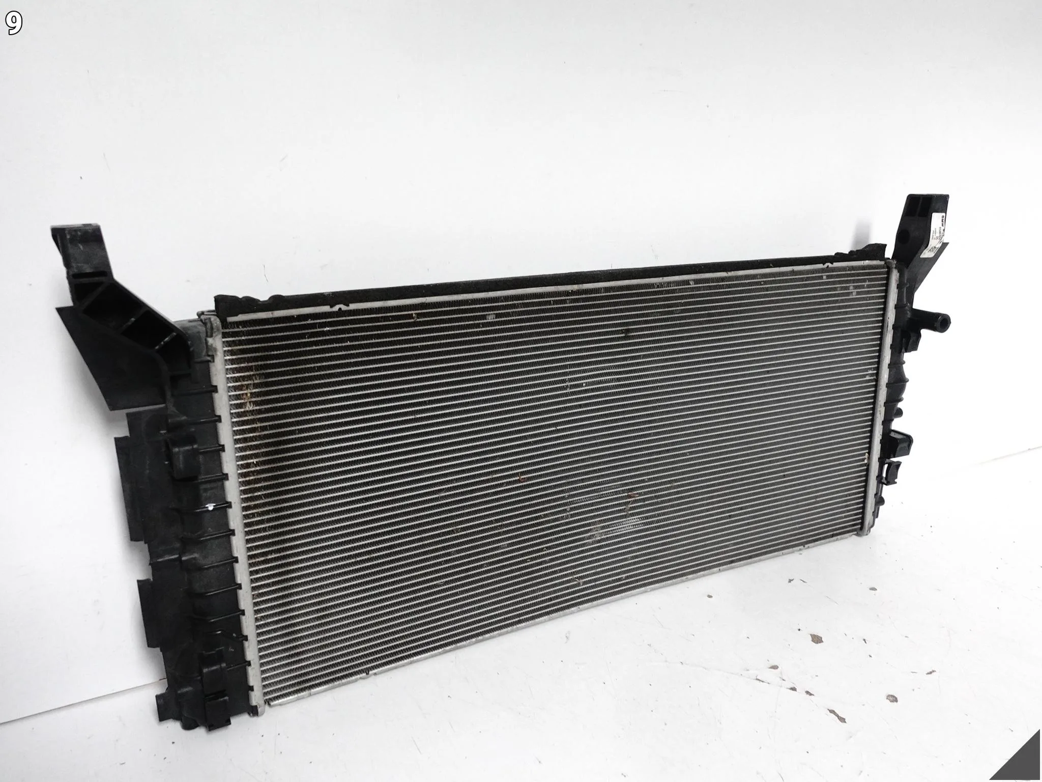 BMW F39 F40 F44 F45 F46 F48 MINI F54 F60 CHŁODNICA WODY 8586324 5c794ed5df3a0e89a54a8320eca74f33