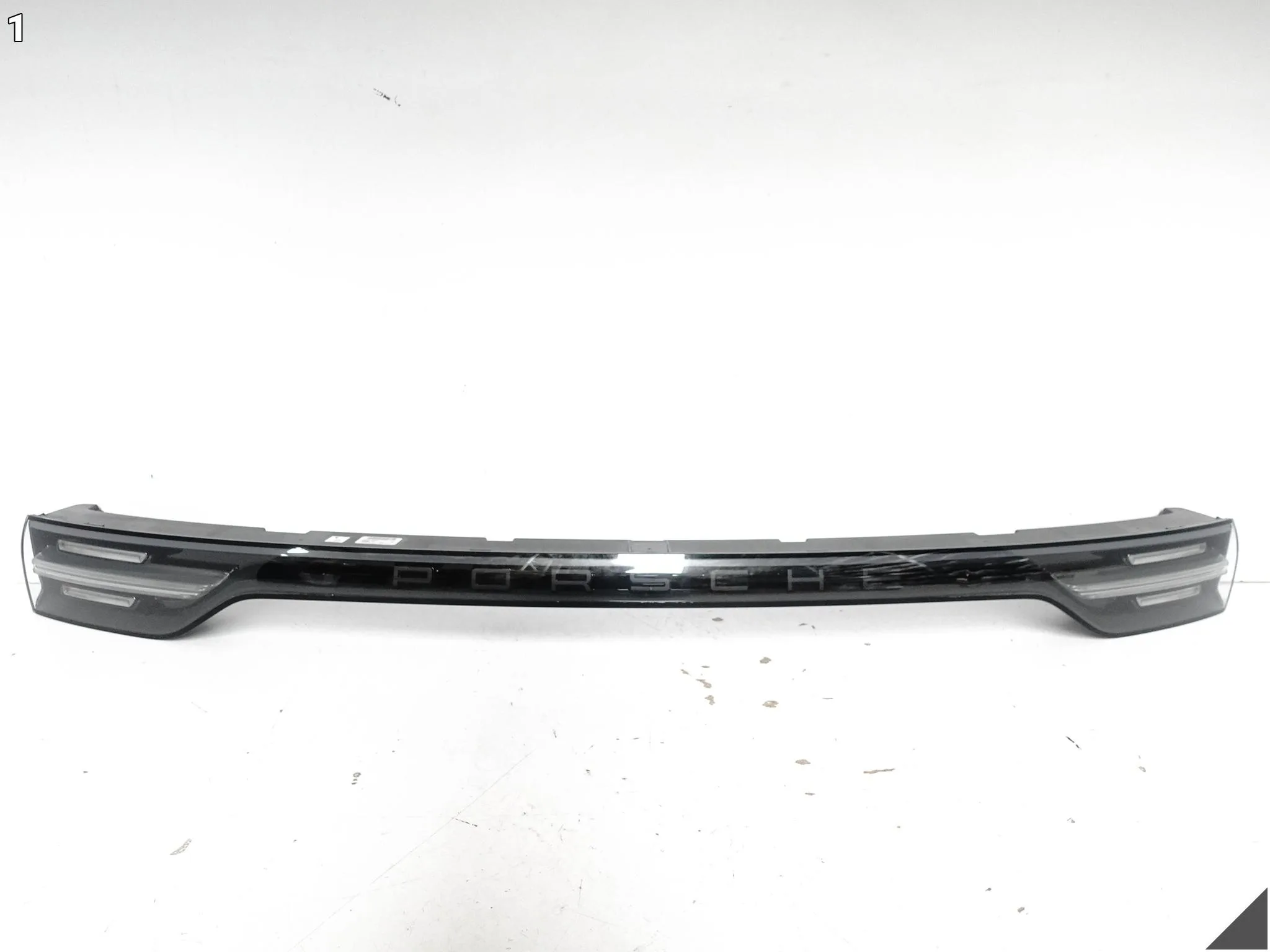 PORSCHE CAYENNE III E3 9Y0 18- LAMPA LED BLENDA KLAPA POKRYWA TYŁ EU CIEMNA 92c9472c1dfe57878468067cd0e753e4