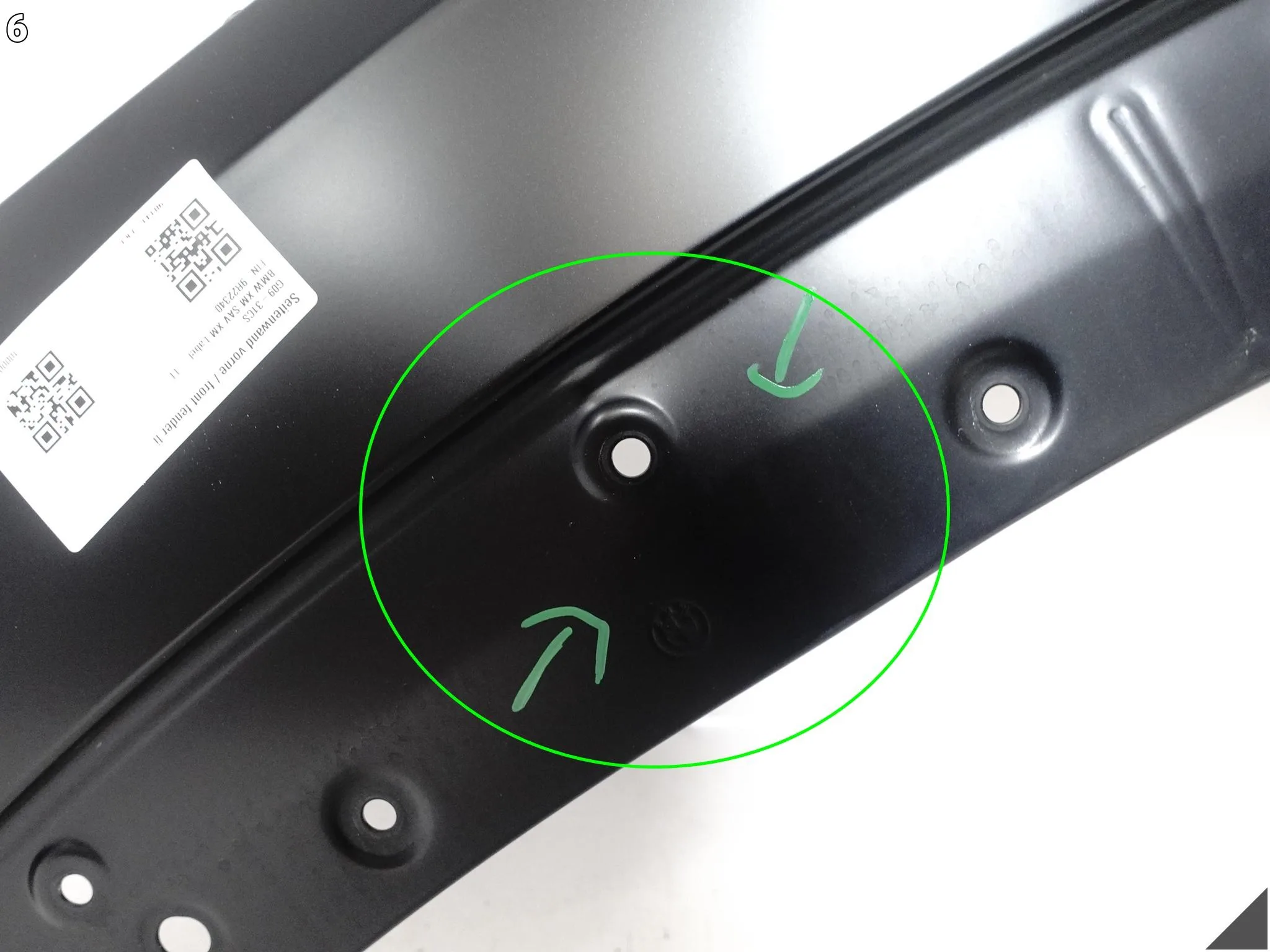 BMW XM G09 XM Label Red 23- BŁOTNIK PRZÓD LEWY P95 + LISTWA TORONTO RED 51ddfa0e66d5113175fc34d6e746b199