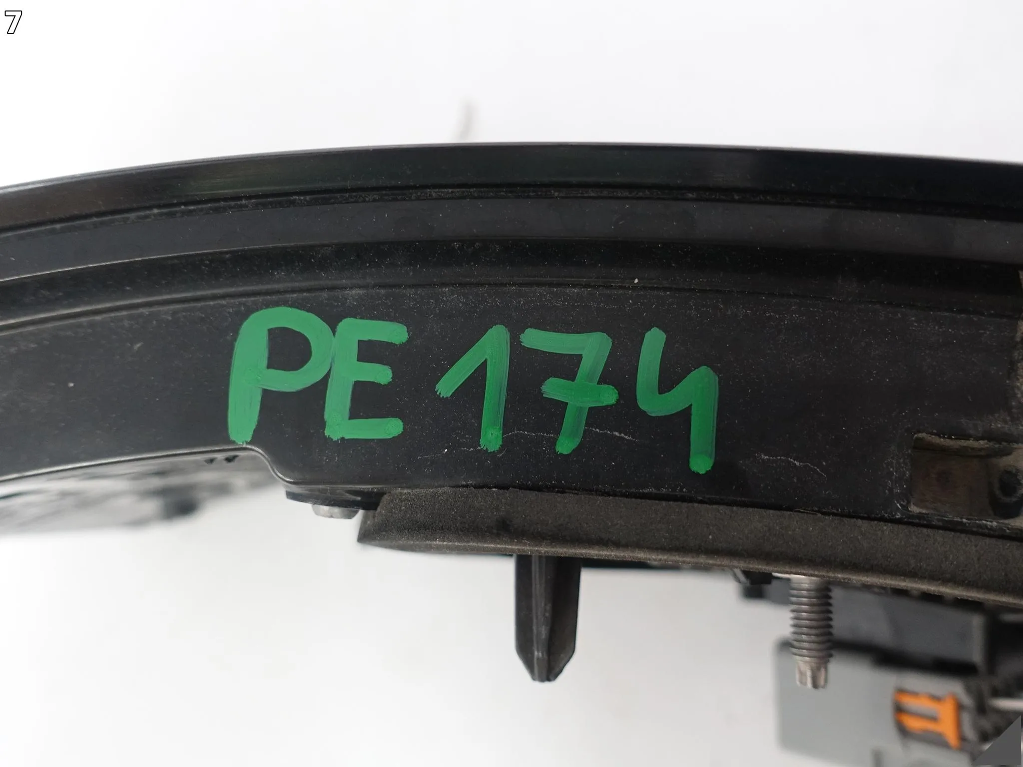 LAND ROVER DISCOVERY V 5 L462 17-26 LAMPA TYLNA TYŁ PRAWA KLAPY BAGAŻNIKA 0044f87a85df67e61fe577309b0fe9d9