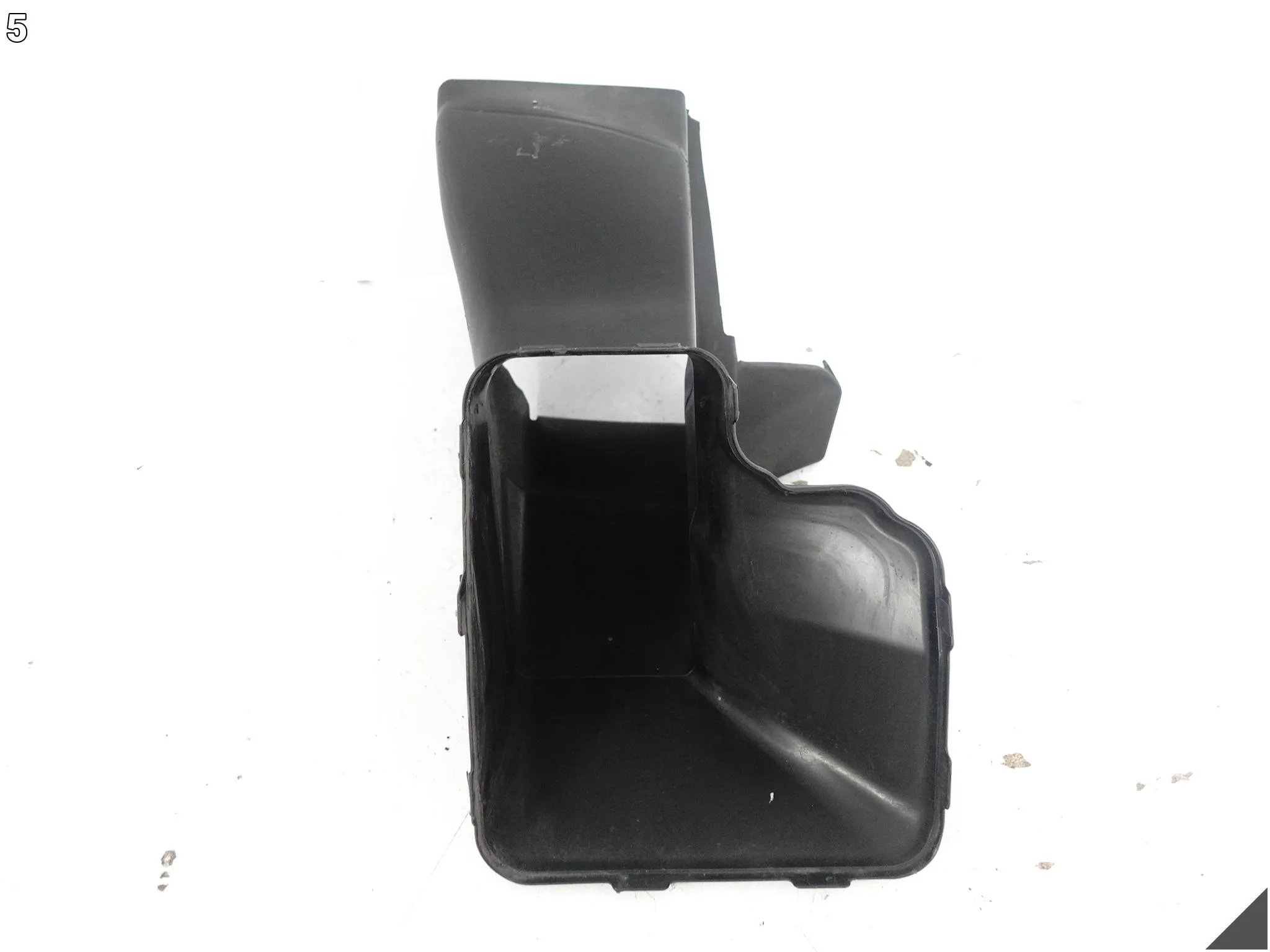 BMW XM G09 22- KIEROWNICA POWIETRZA WLOT KANAŁ OBUDOWA PRZÓD PRAWA ORG 5196eb282290a18d6b3c70d4a25e9037