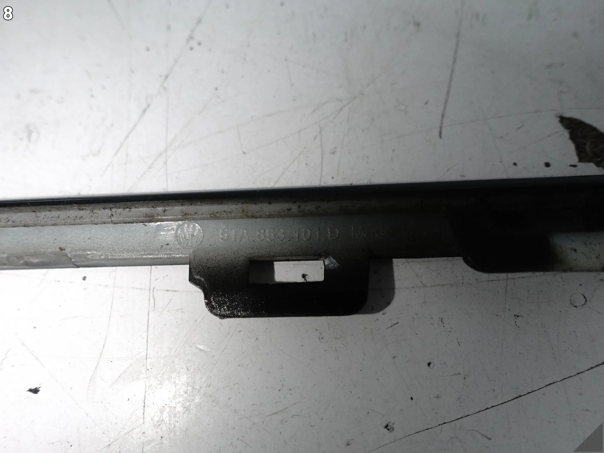 VW TOURAN II 5TA R-LINE 15- LISTWA OZDOBNA ATRAPA ZDERZAK PRZÓD CZARNA ed1c6560f67a54ae392e9321db16fa1d