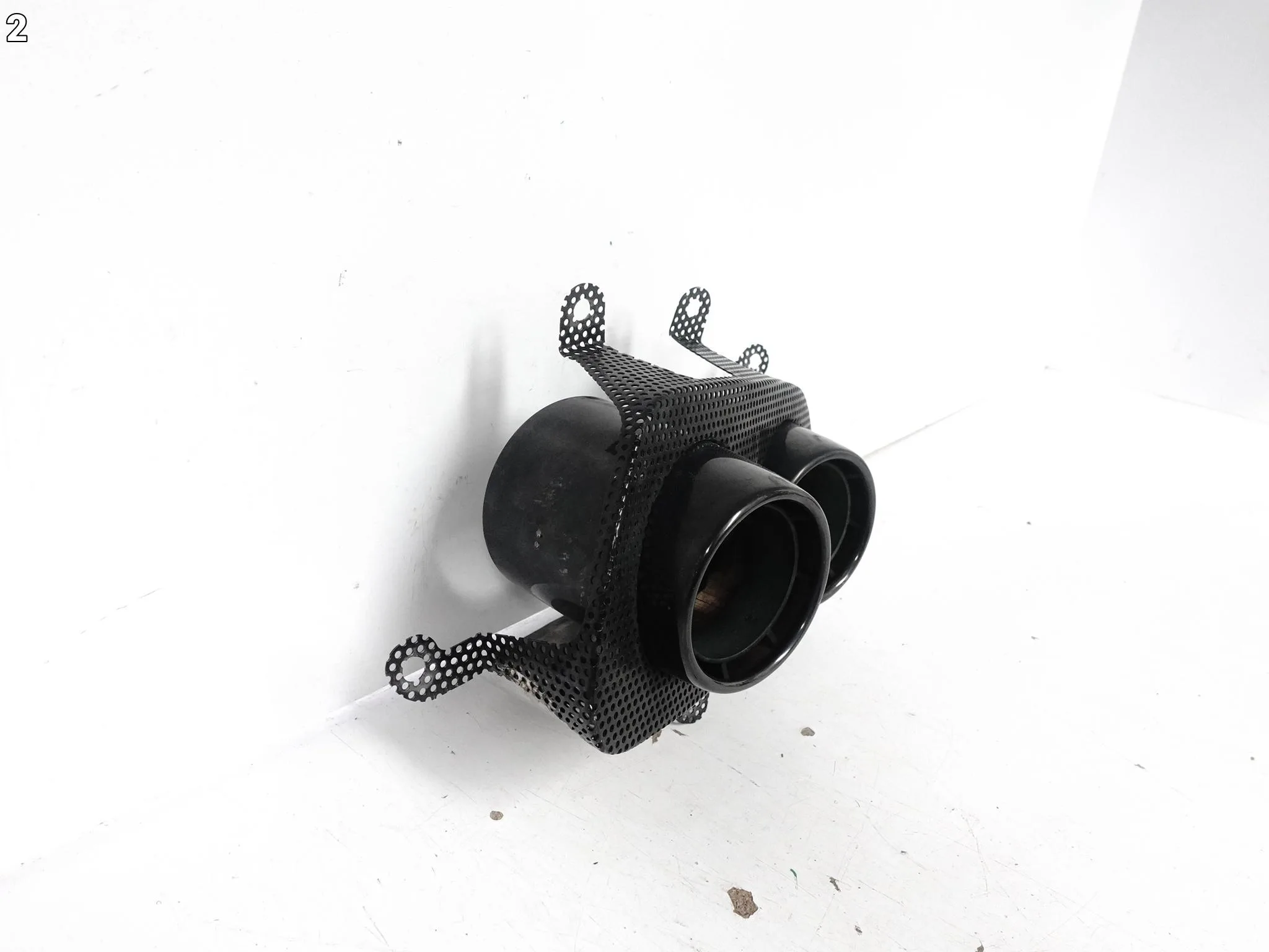 FERRARI F12 BERLINETTA F152 12-17 KOŃCÓWKA WYDECHU WYDECH KRATKA TYŁ LEWA 2c405d246fcc5a559d123ea73debee08