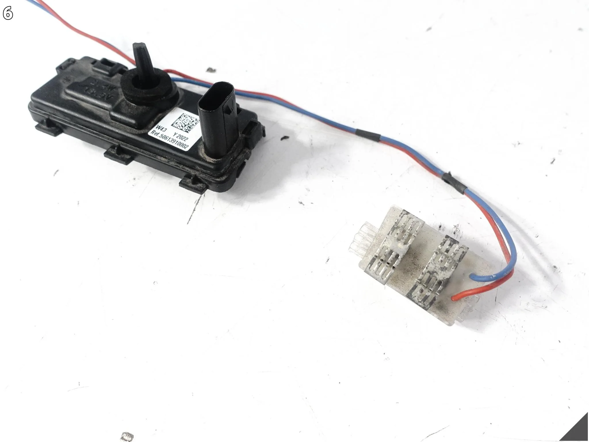 BMW XM G09 22- KLAMKA MIKROSTYK OŚWIETLENIE LED BLENDA KLAPA BAGAŻNIKA TYŁ 9c0c49349613538a16cacf963380b973