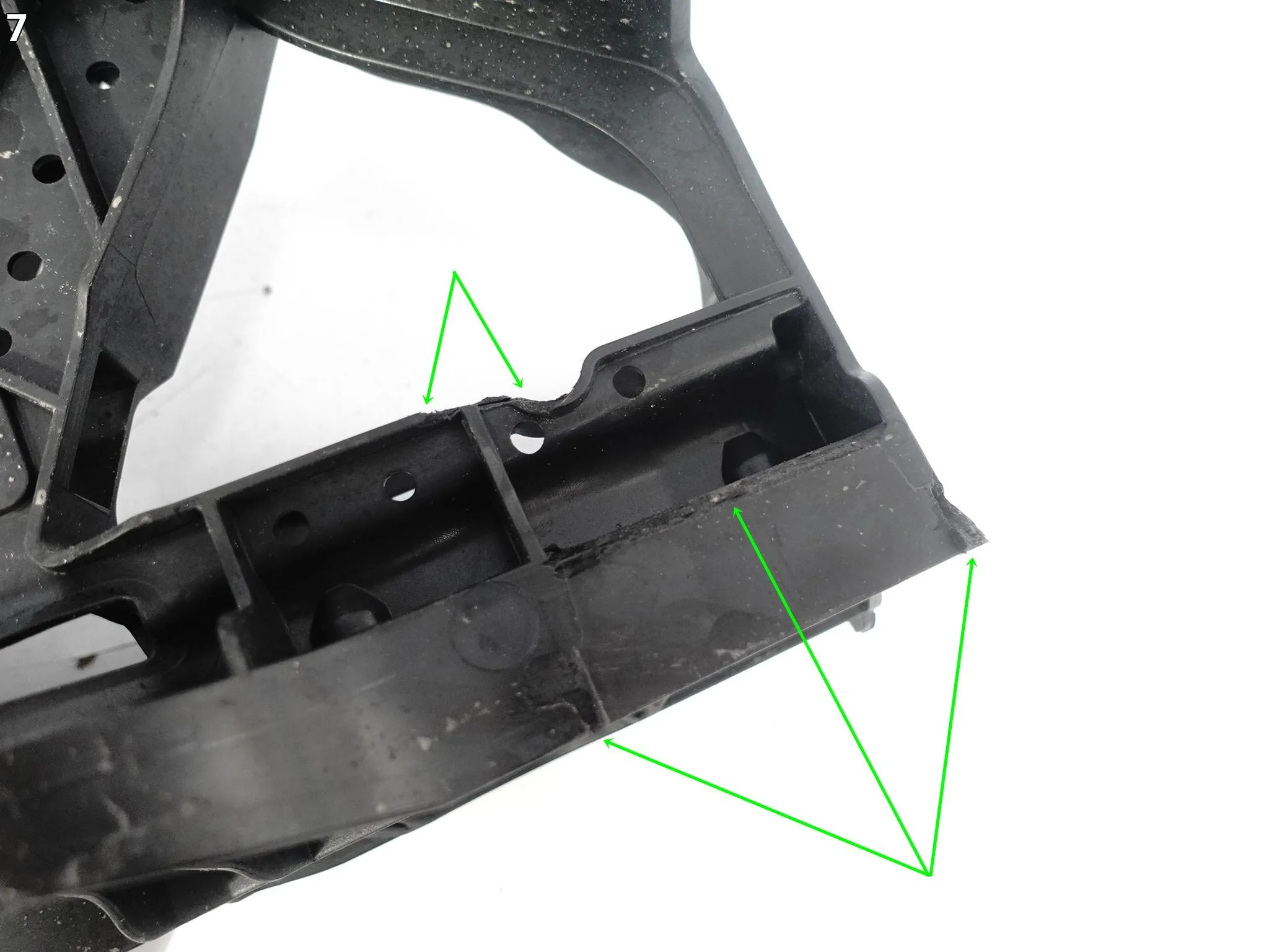 AUDI Q4 E-TRON 89A 21- GÓRNE WZMOCNIENIE WSPORNIK ŚLIZG PAS PRZÓD ORG 64b2a84b4e3ae3fa53e1fc953ba7def1