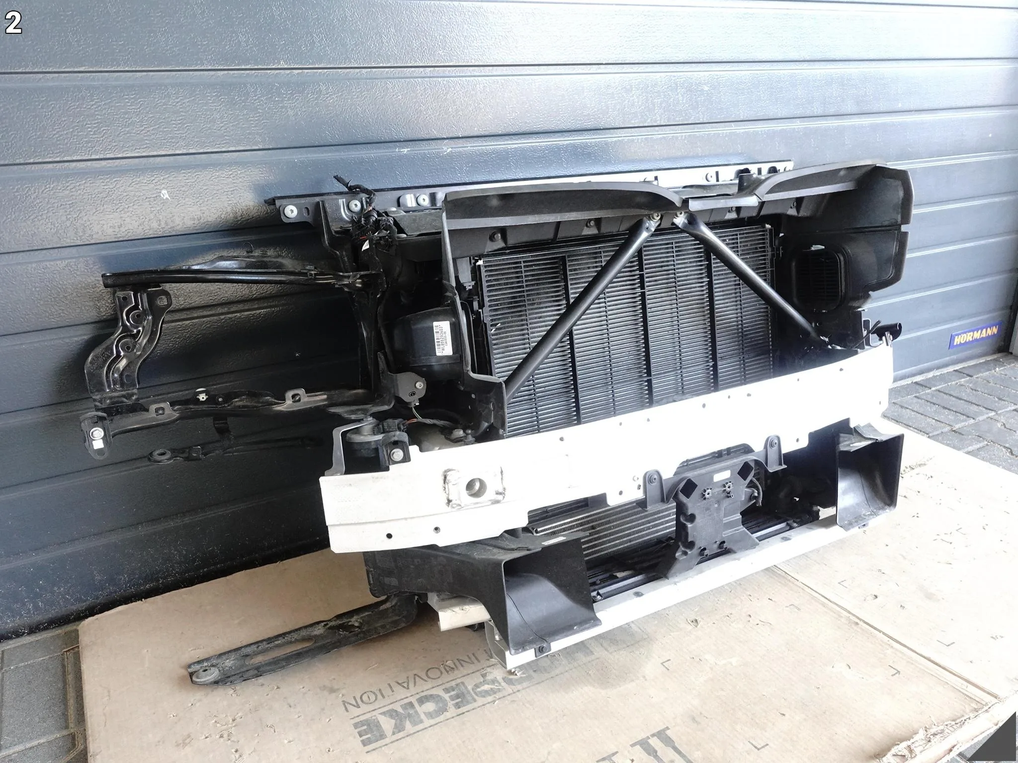 BMW XM G09 XM Label Red 23- WZMOCNIENIE PAS CHŁODNICE WENTYLATOR DEMONTAŻ 7c5e2ec94ebe8cc42d62edd1383610a9