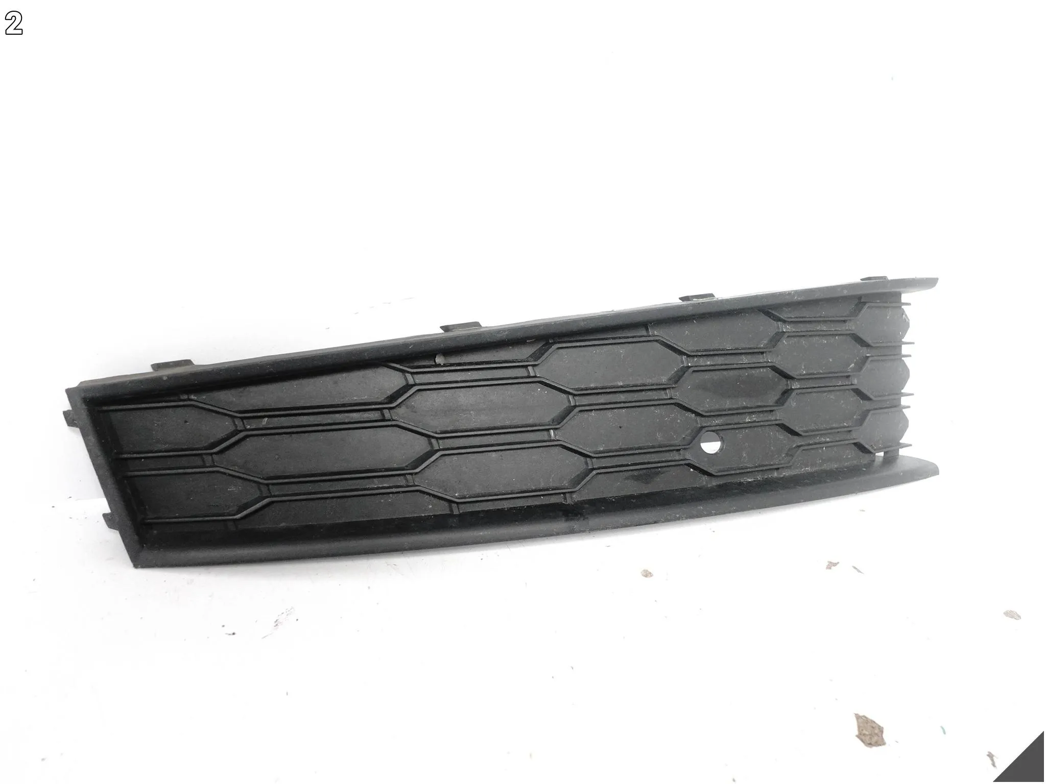 SKODA SCALA 657 19-23 KRATKA ATRAPA WLOT W ZDERZAK LEWA PRZÓD 657807681A 8b198e07b7a9e9fd0fca6fc599aff8b5