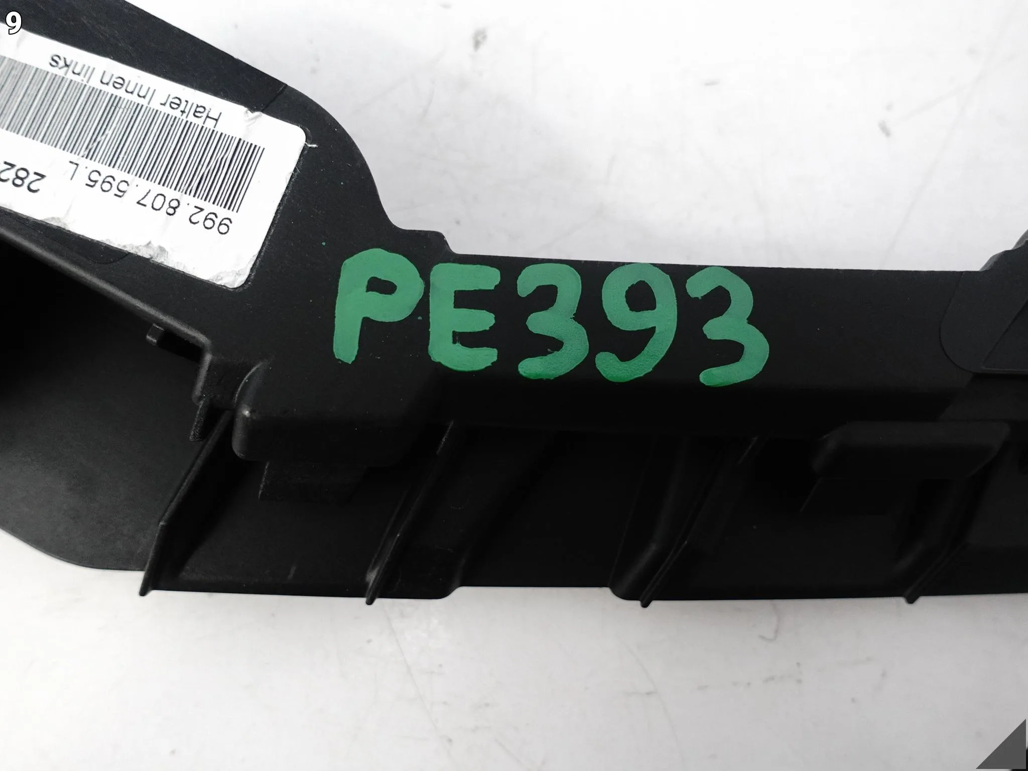 PORSCHE 911 992 19-25 ŚLIZG WSPORNIK LISTWA POD LAMPĘ ZDERZAK PRZÓD LEWY 4f014a837449bcaab7c14e9bc9b2d325