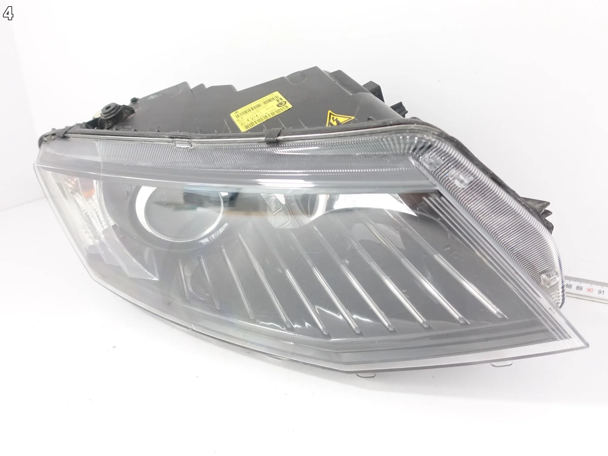 SKODA OCTAVIA III 5E1 12-16 LAMPA HEADLIGHT XENON + LED PRAWA PRZÓD EUROPA 735747e33fb08ecdddf655fcc42fa79c