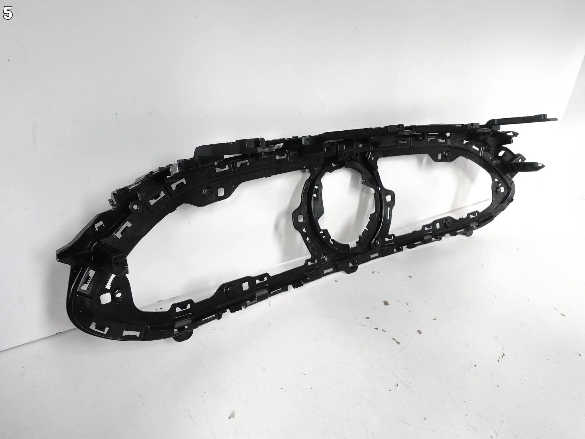 MERCEDES CLA III C178 C174 X178 X174 AMG 25- WZMOCNIENIE POD GRILL ATRAPĘ 435405f90be3b58cb159af9cbcab53a1