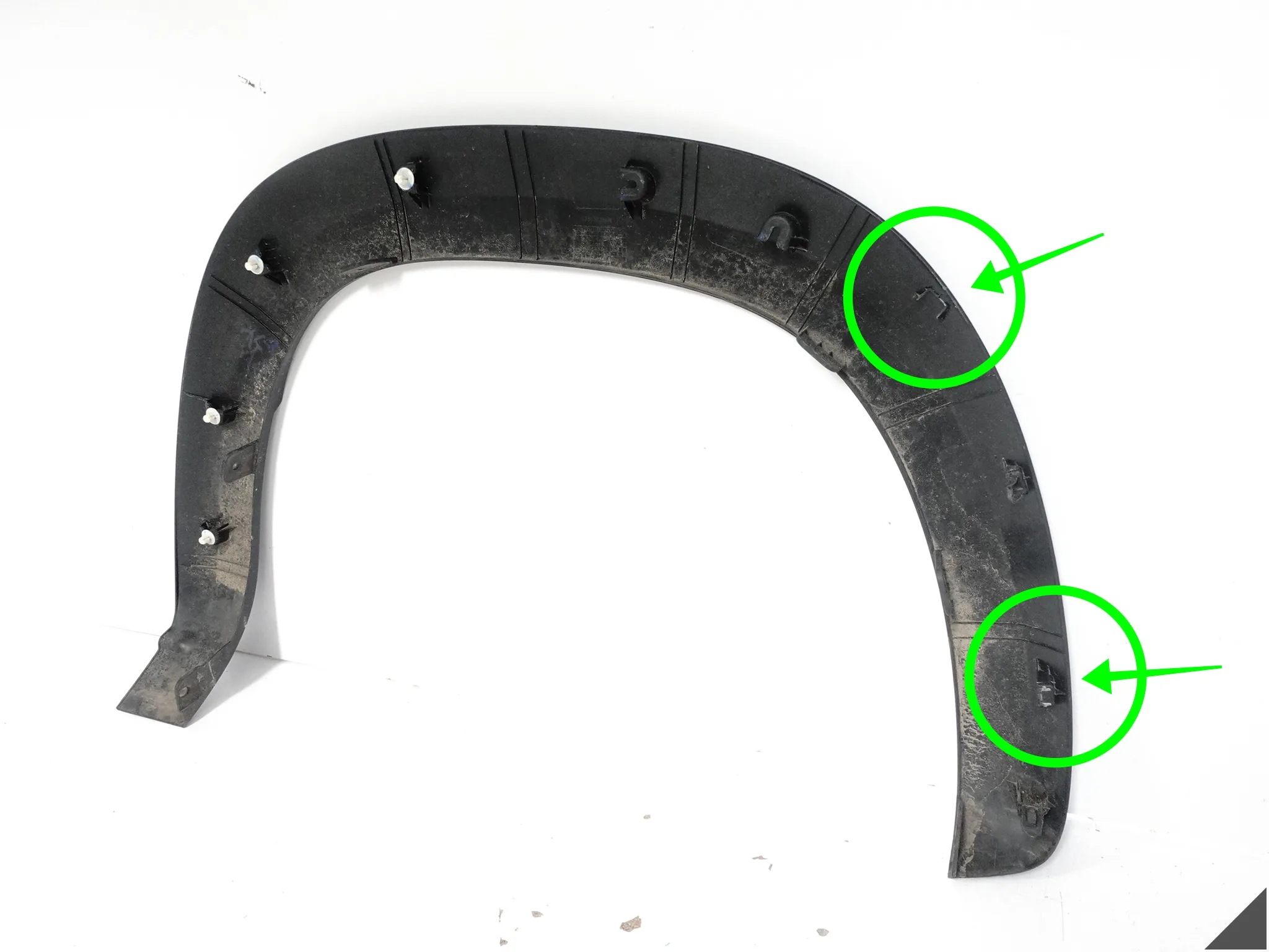 DACIA SPRING 21- LISTWA NAKŁADKA NA BŁOTNIK LEWA PRZÓD 638139334R 68377e057576e0032c5a45054728ce48