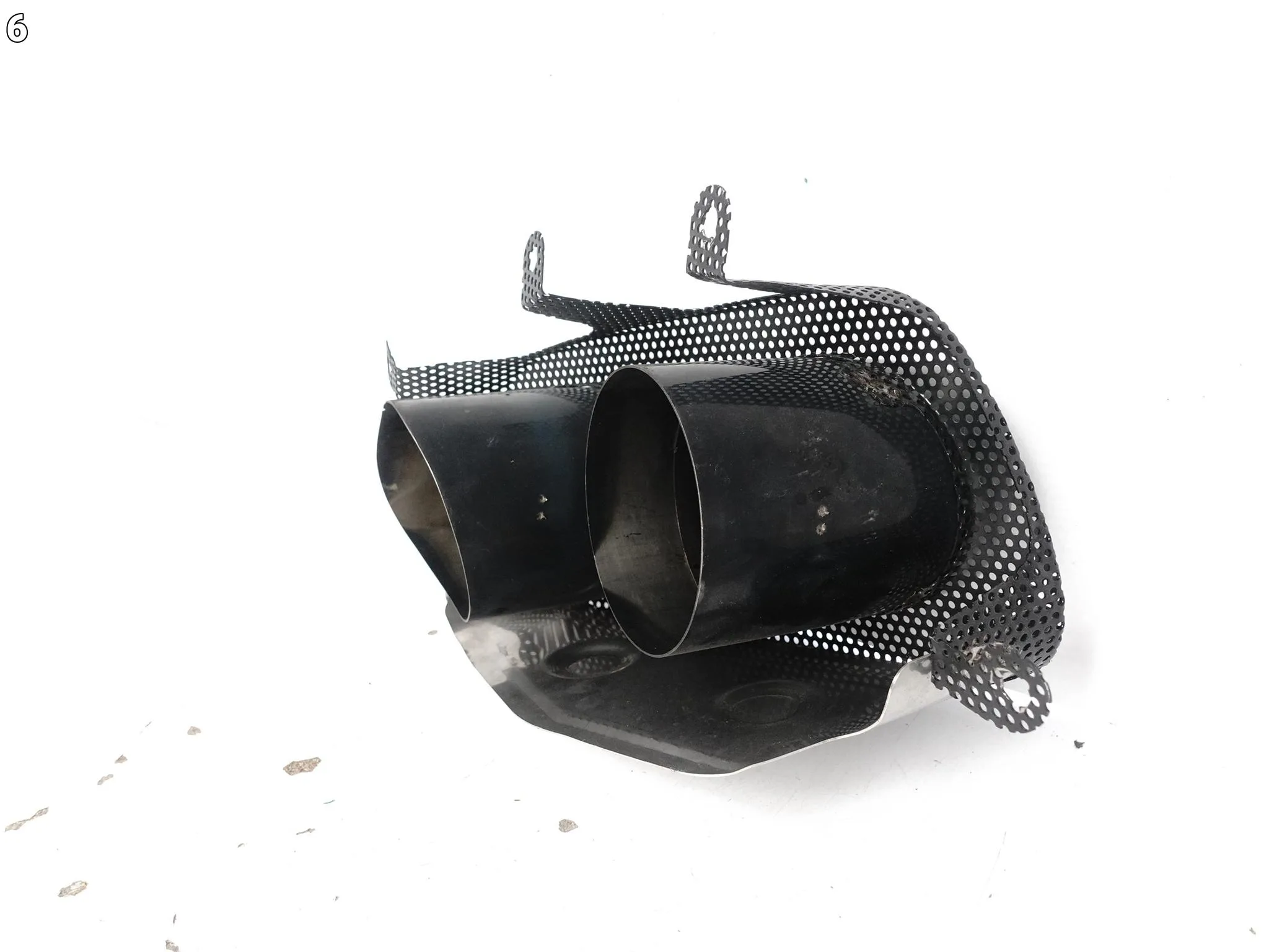FERRARI F12 BERLINETTA F152 12-17 KOŃCÓWKA WYDECHU WYDECH KRATKA TYŁ LEWA b56ee4ae90a71b36c625394e571d471a