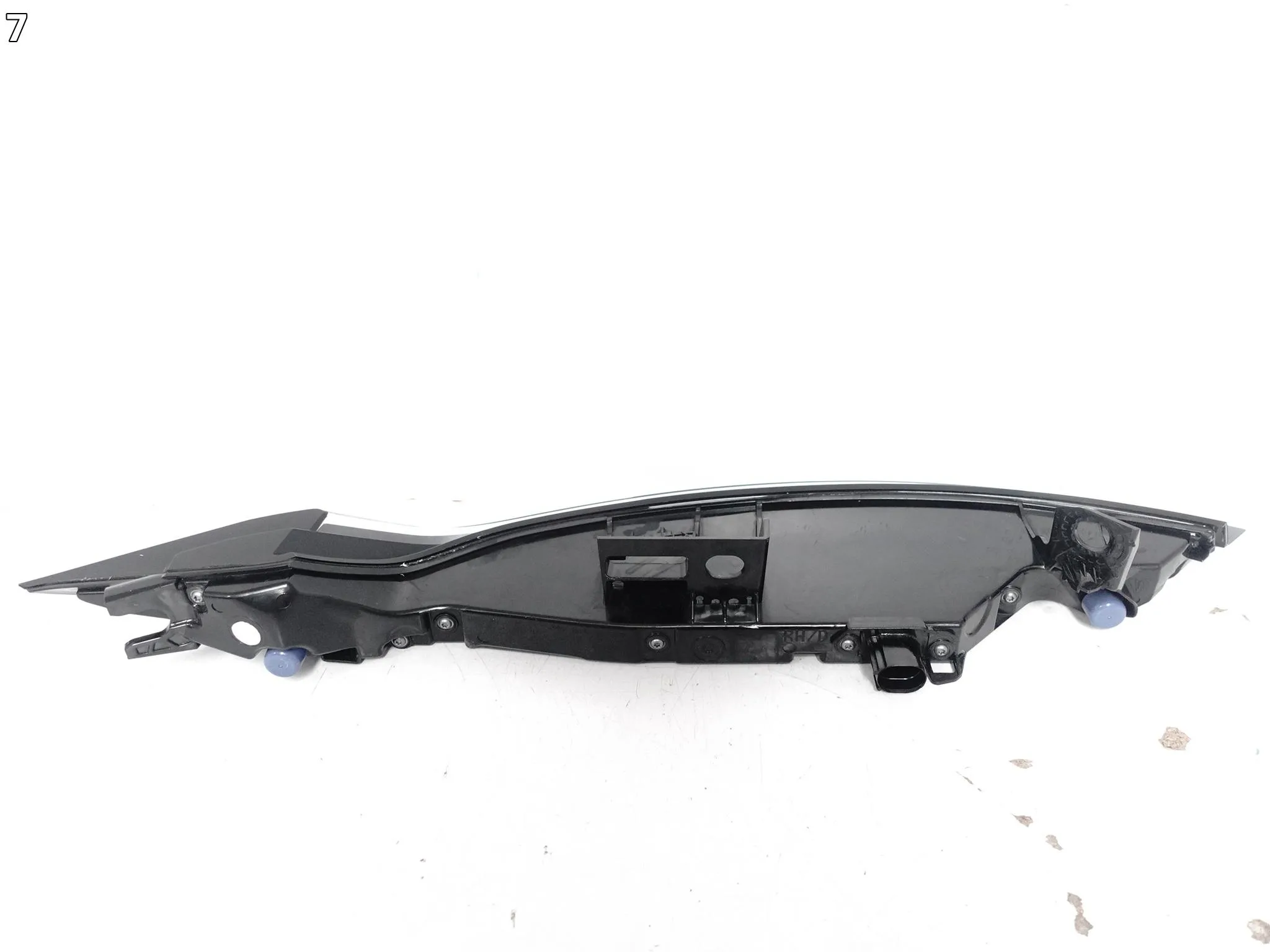 PORSCHE 911 992 EXCLUSIVE 19- LAMPA LED W BŁOTNIK TYŁ PRAWA EUROPA CIEMNA d8379be9290911ae7b5d021c84da7908