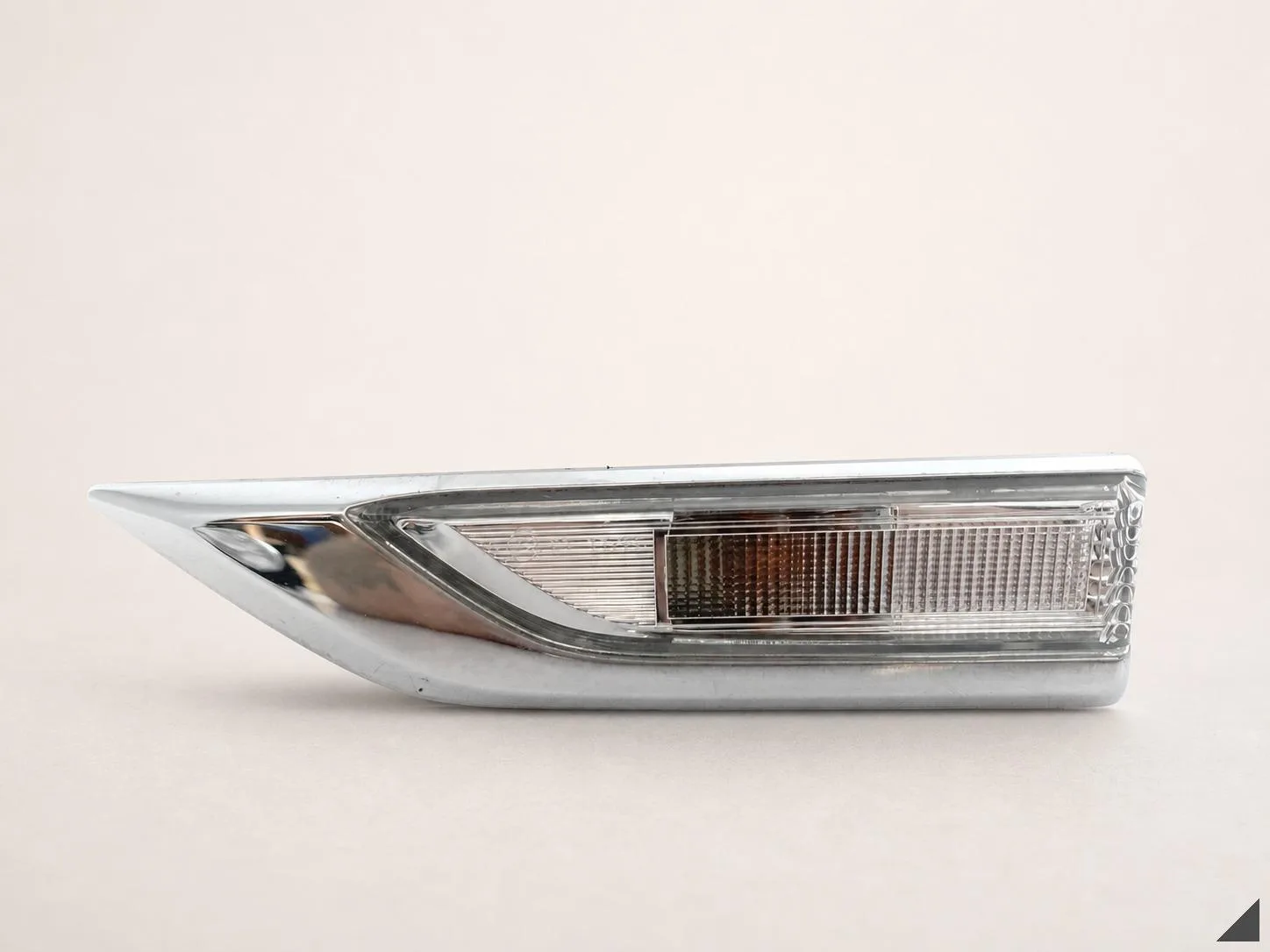 VW CADDY 2K5 LIFT 15-20 KIERUNKOWSKAZ MIGACZ W BŁOTNIK PRZÓD LEWY CHROM b8d6edf3a931c4093bb1f2b631df4020