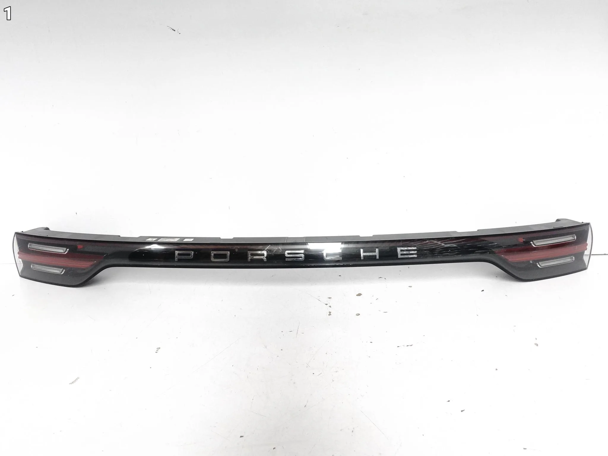 PORSCHE CAYENNE III E3 9Y0 18- LAMPA LED BLENDA ŚRODKOWA W BAGAŻNIK TYŁ EU 41751d26b1818044a63315b681e5bee2
