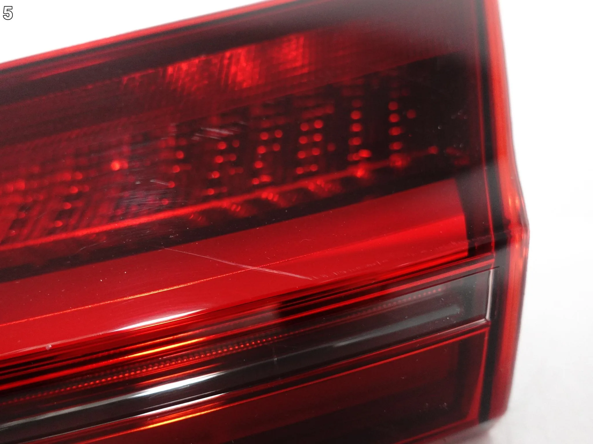 AUDI E-TRON Q8 E-TRON 4KE 18-25 LAMPA BLENDA LED TYŁ W KLAPĘ EUROPA c2d61964b5cc7b711577343ce418d36f