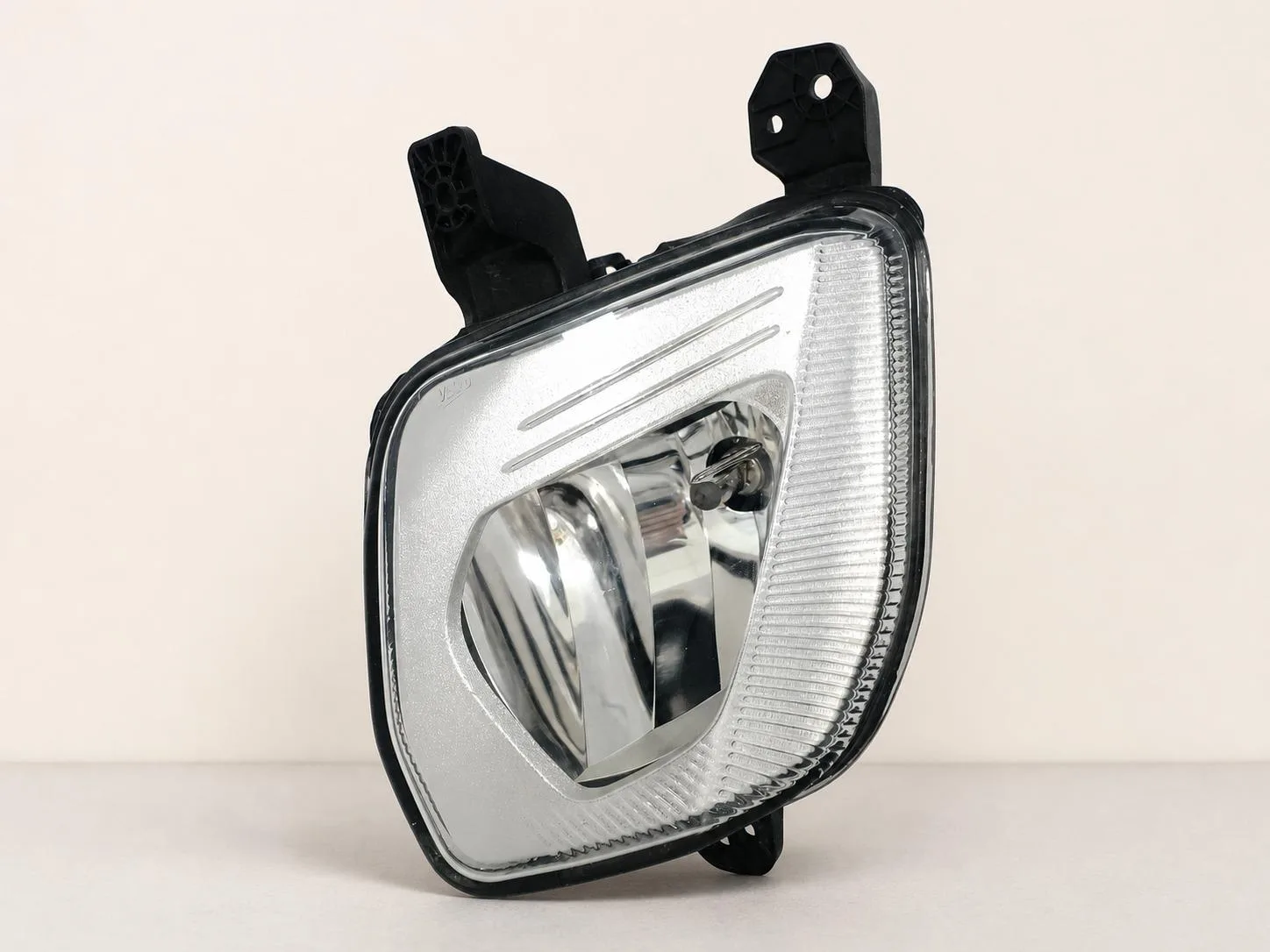 FORD FIESTA MK8 VIII VII 17-22 LAMPA HALOGEN LEWY W ZDERZAK PRZÓD c2273a2986324095fa0df5abc2dd71c4