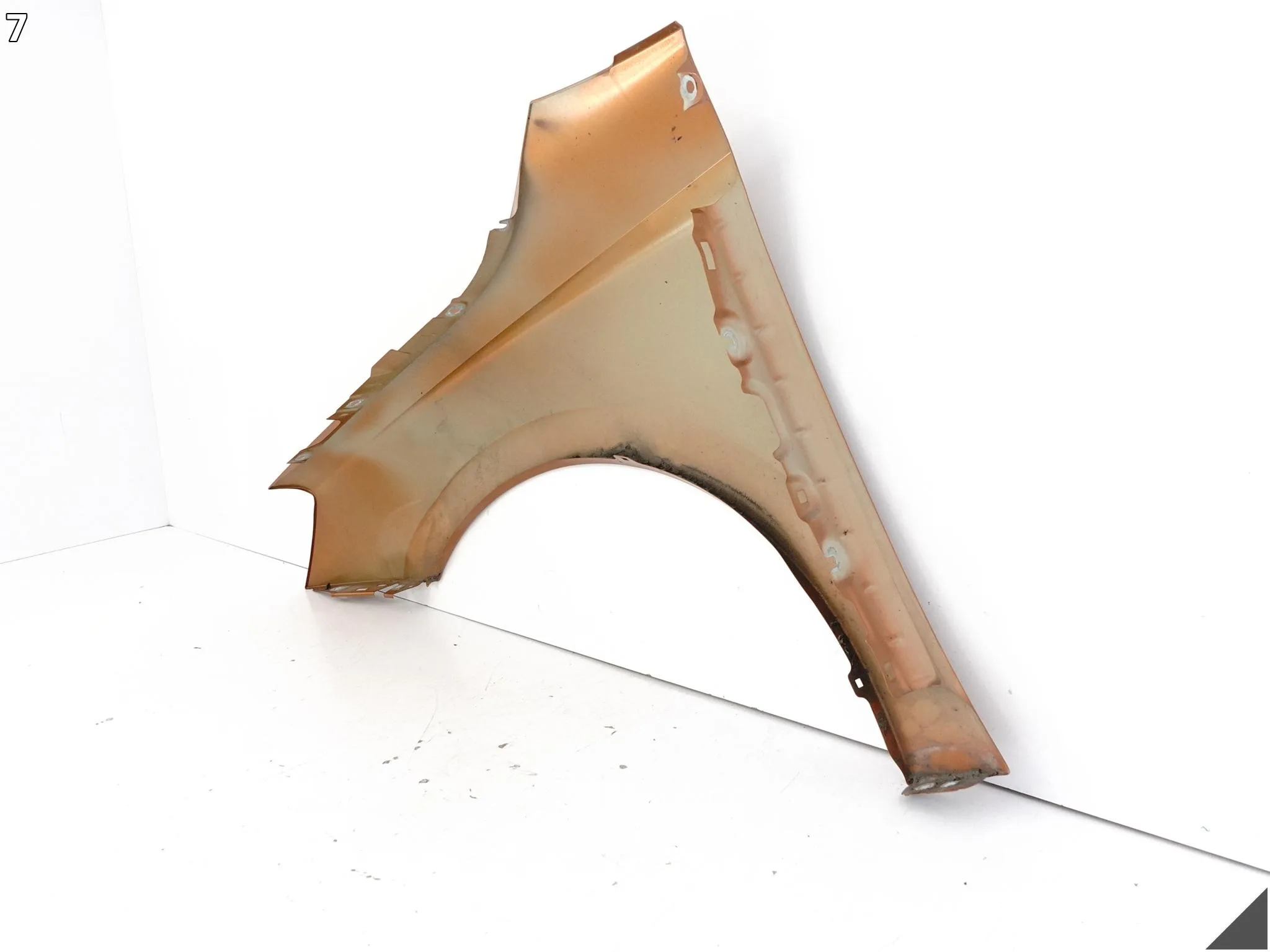 SKODA FABIA IV 6VA (4 GENERACJA) PJ 21- BŁOTNIK FENDER PRAWY PRZÓD 26d22c2c6cd8e84aaba5826836350054