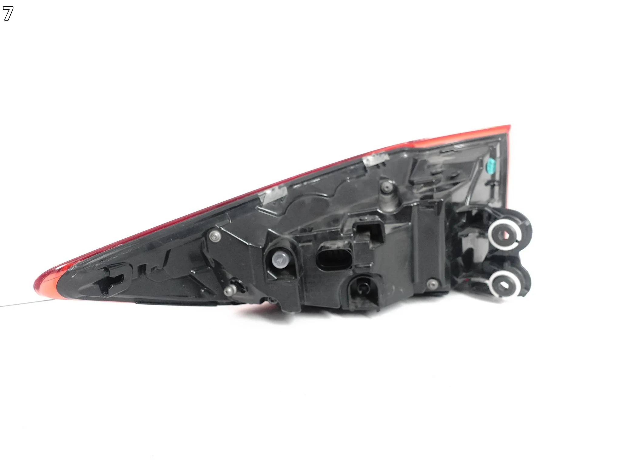 CUPRA FORMENTOR 5FF LIFT 24- LAMPA LED W BŁOTNIK TYŁ PRAWA EUROPA 7b210069f4de5de778d8bee1bf70af2f