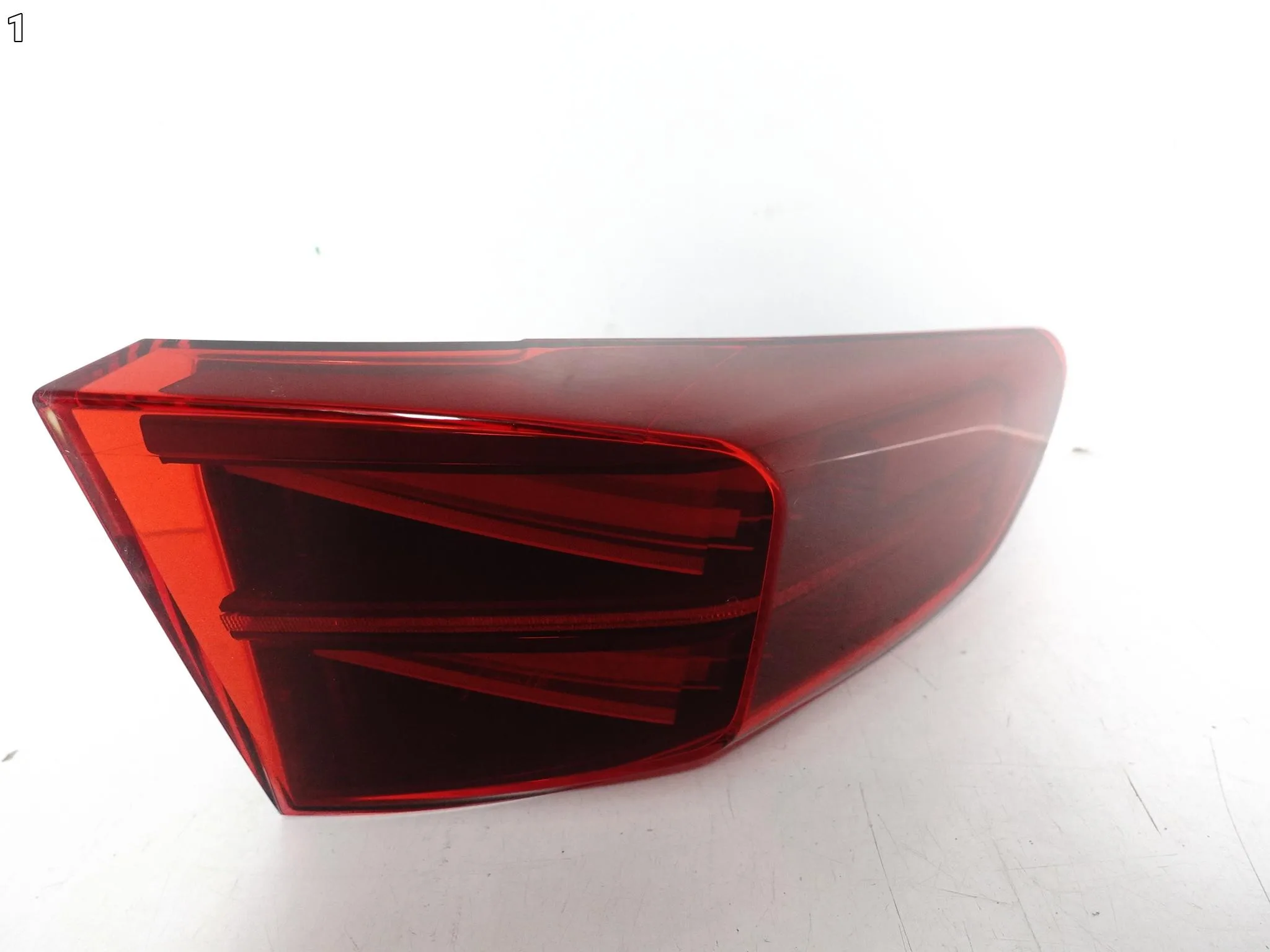 CUPRA FORMENTOR 5FF LIFT 24- LAMPA LED W BŁOTNIK TYŁ PRAWA EUROPA 0e219fd3da81e87793353726fabc04f0