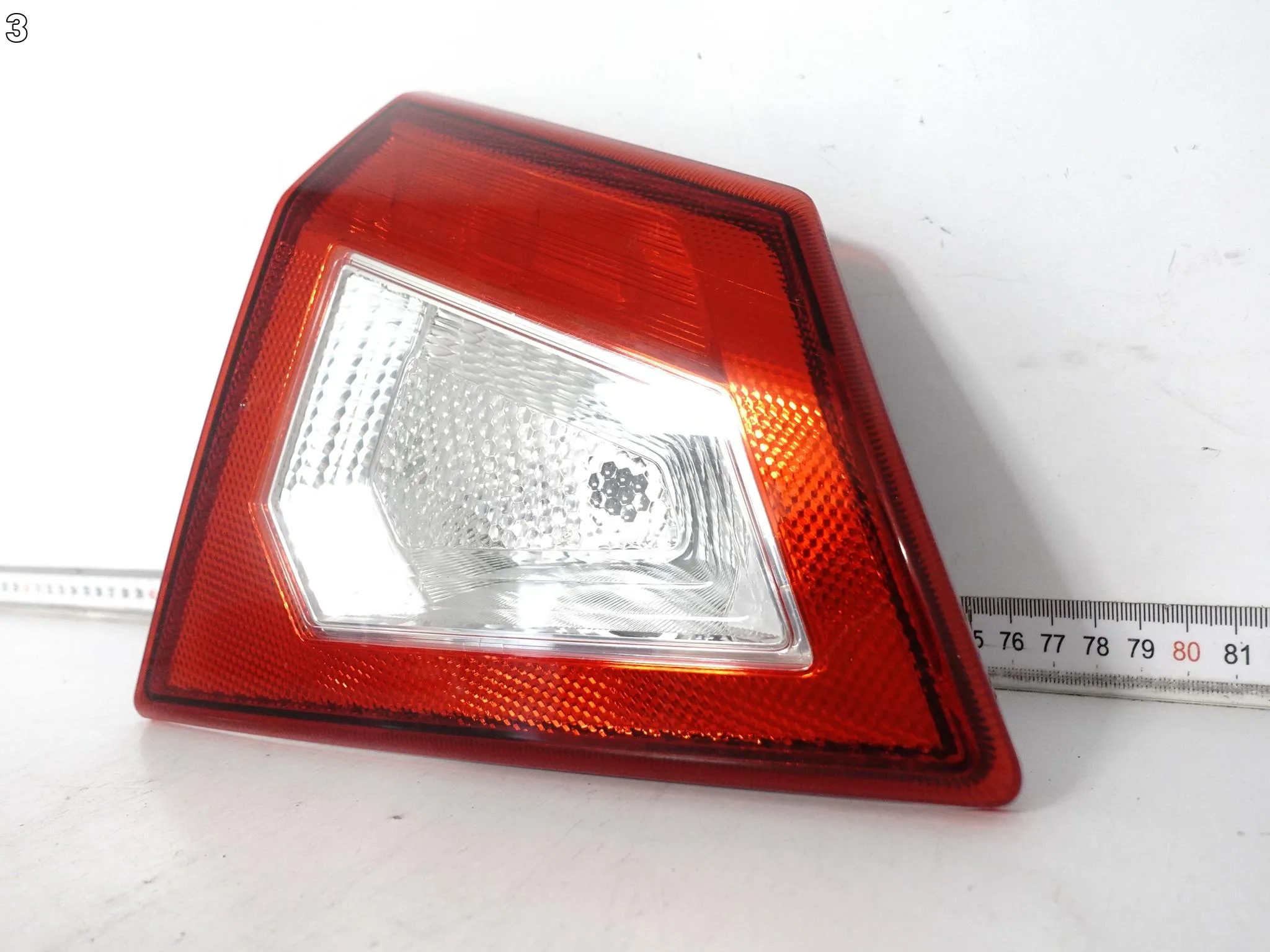 SUZUKI VITARA IV 4 III 3 LY 15-18 LAMPA W KLAPĘ LEWA TYŁ EUROPA 638200527dc08bd8c79c7f5e10b72207
