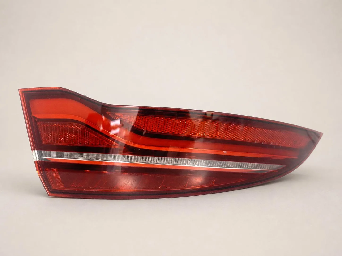 JAGUAR XE X760 LIFT 19-24 LAMPA LED LEWA W BŁOTNIK TYŁ EUROPA d9b9d0430ff403cc8e0e7019e594def9