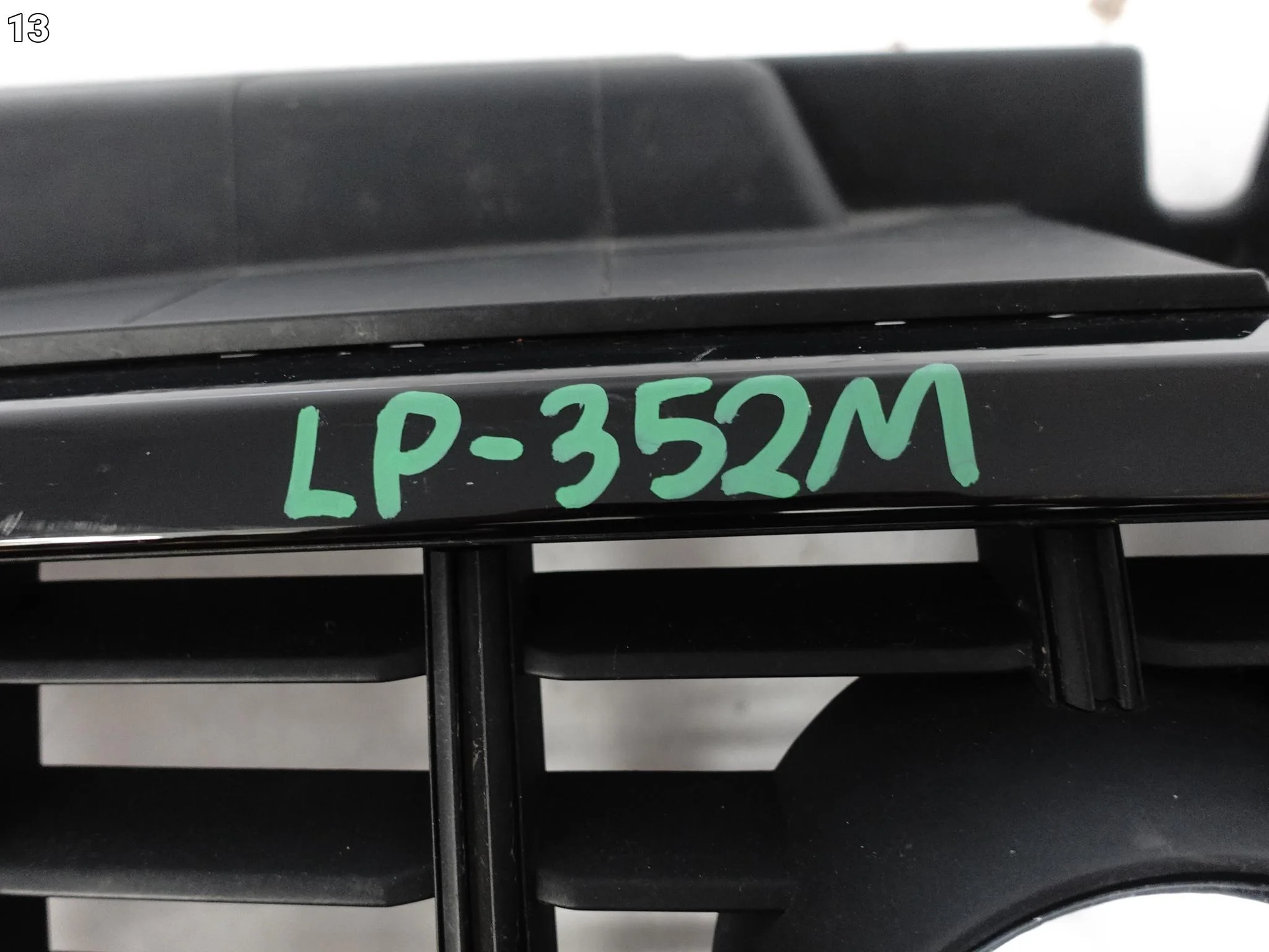 AUDI S3 8P0 SPORTBACK LIFT 08-13 GRILL ATRAPA KRATKA W ZDERZAK PRZÓD PDC cf5acbee821a08ea695e7c9d57e9650b