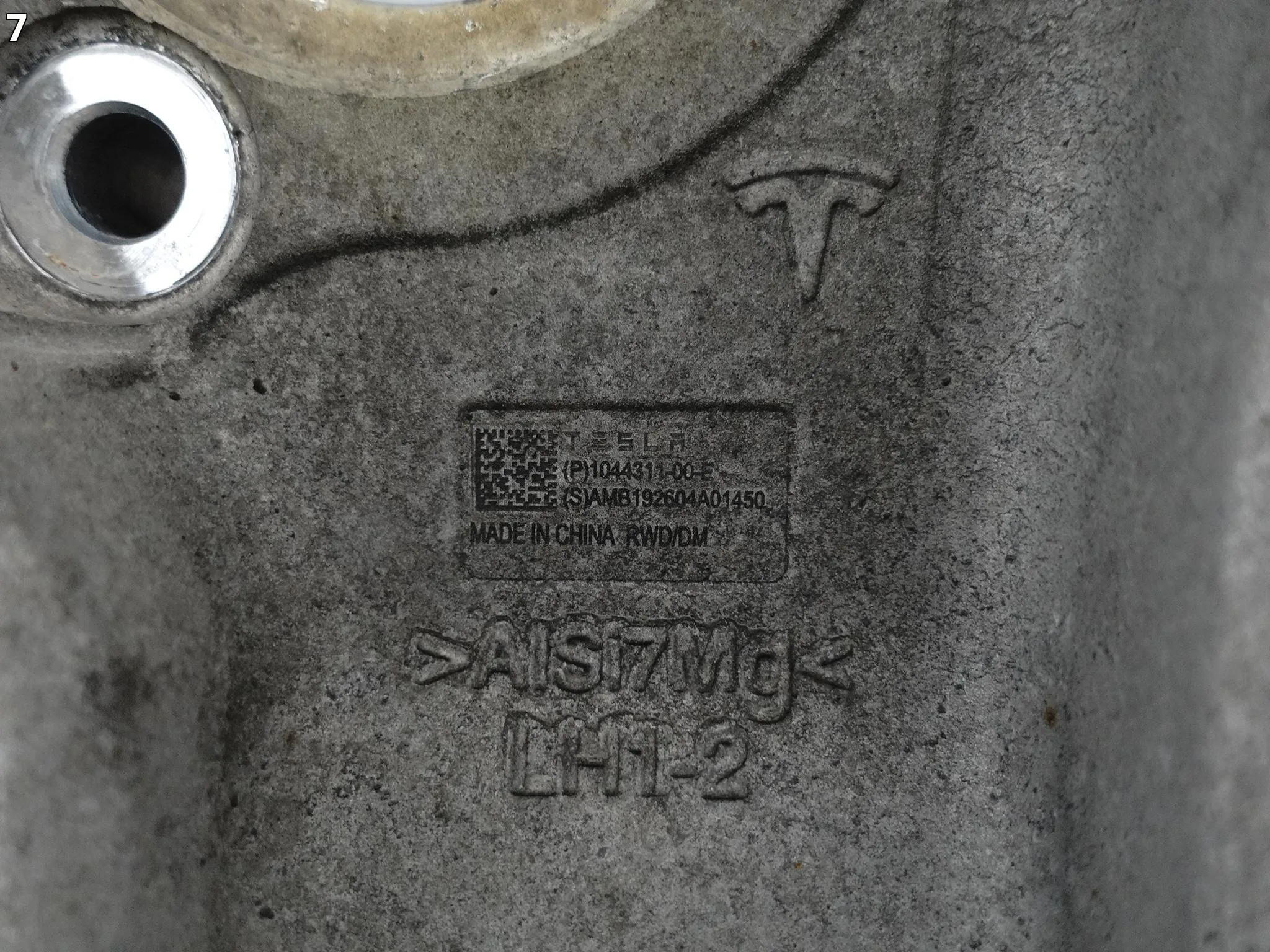 TESLA MODEL 3 III RWD AWD 17-23 ZWROTNICA LEWA PRZÓD e30b1c4866df073aab06dd123a37565e