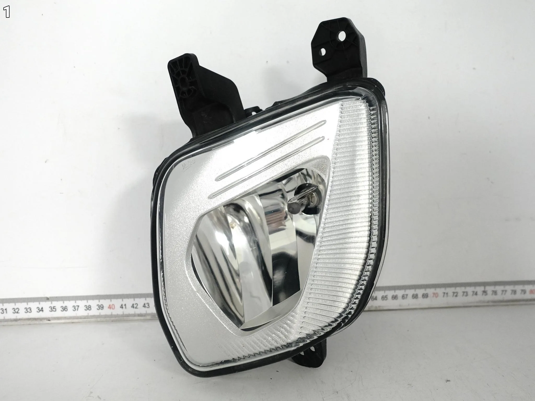 FORD FIESTA MK8 VIII VII 17-22 LAMPA HALOGEN LEWY W ZDERZAK PRZÓD 67245c6b71b864757b097d63947c21bf