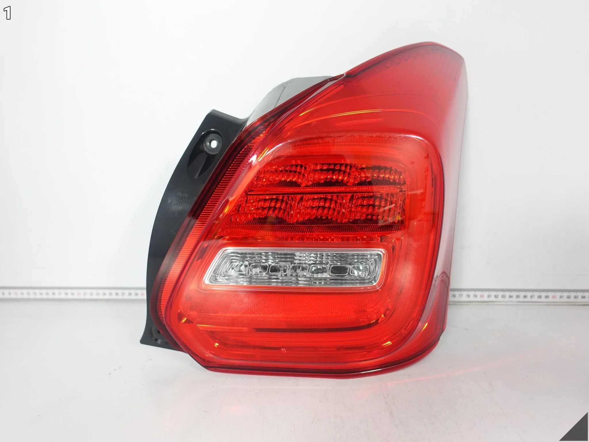 SUZUKI SWIFT MK8 VI 17-24 LAMPA LED W BŁOTNIK PRAWA TYŁ EU 220-59363 617ee197e02a2692f1a61bf30b1ab299