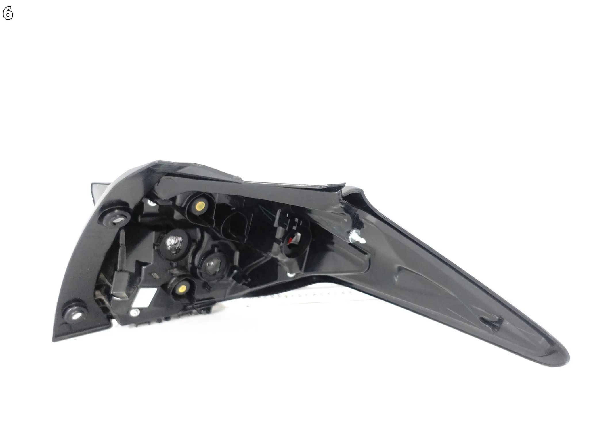 TOYOTA YARIS IV 4 XP210 20- LAMPA LED LEWA W BŁOTNIK TYŁ EUROPA 748cddc65d222647f6a89eef4acde104
