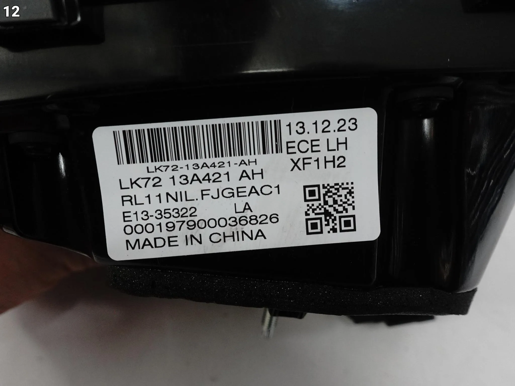 LAND ROVER DISCOVERY SPORT L550 LIFT 19- LAMPA LED W KLAPĘ TYŁ LEWA EUROPA 31c2e505fd74ce13cf139a1344cef937